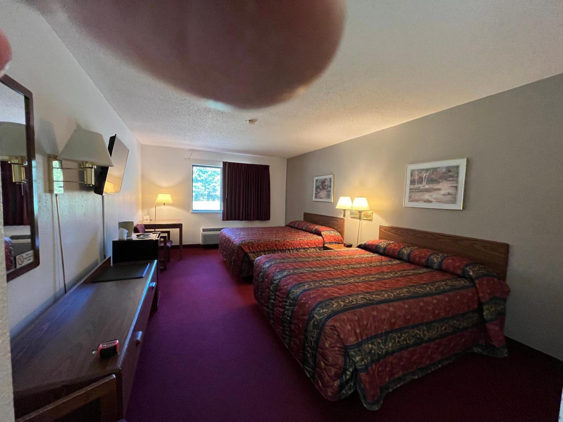 Boulder Bear Motor Lodge photo 34