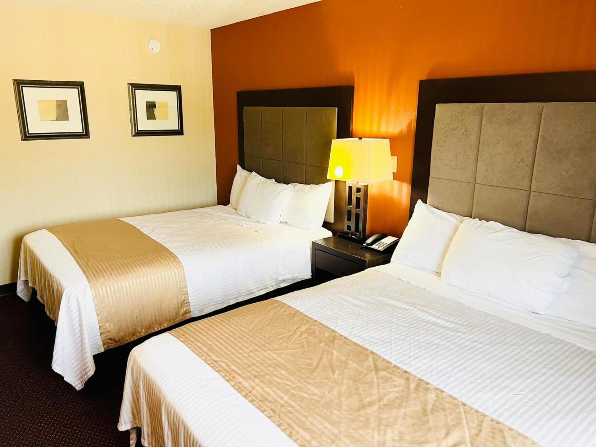 Super 8 by Wyndham Fort Scott photo 21