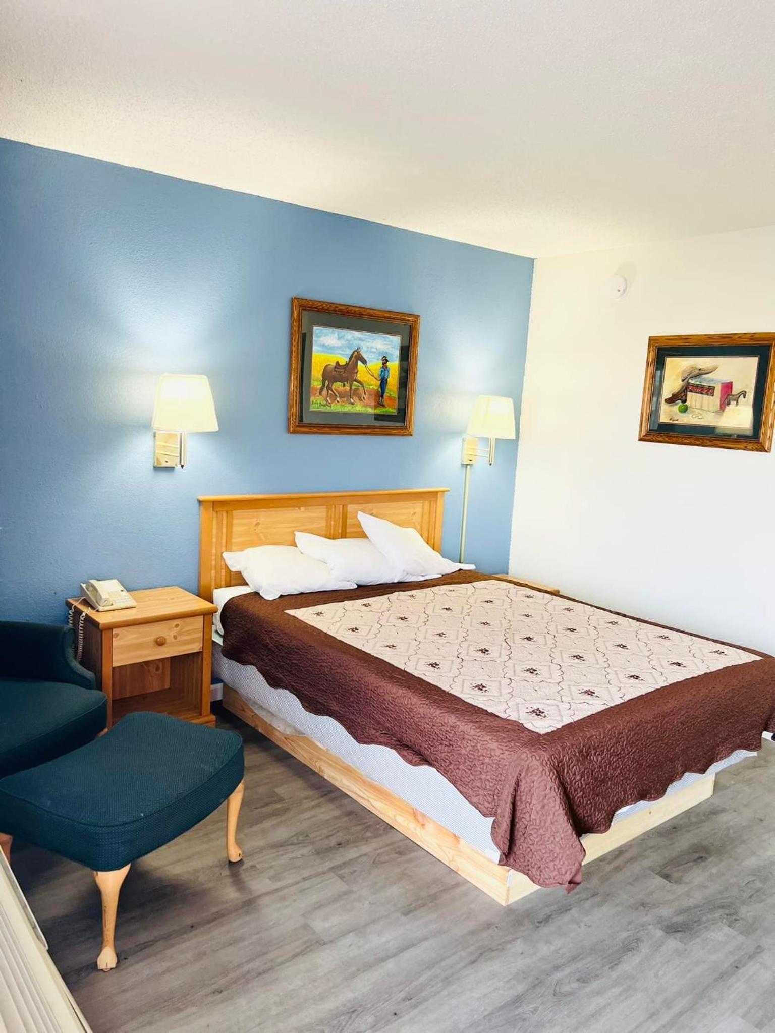 Super 8 by Wyndham Fort Scott photo 26