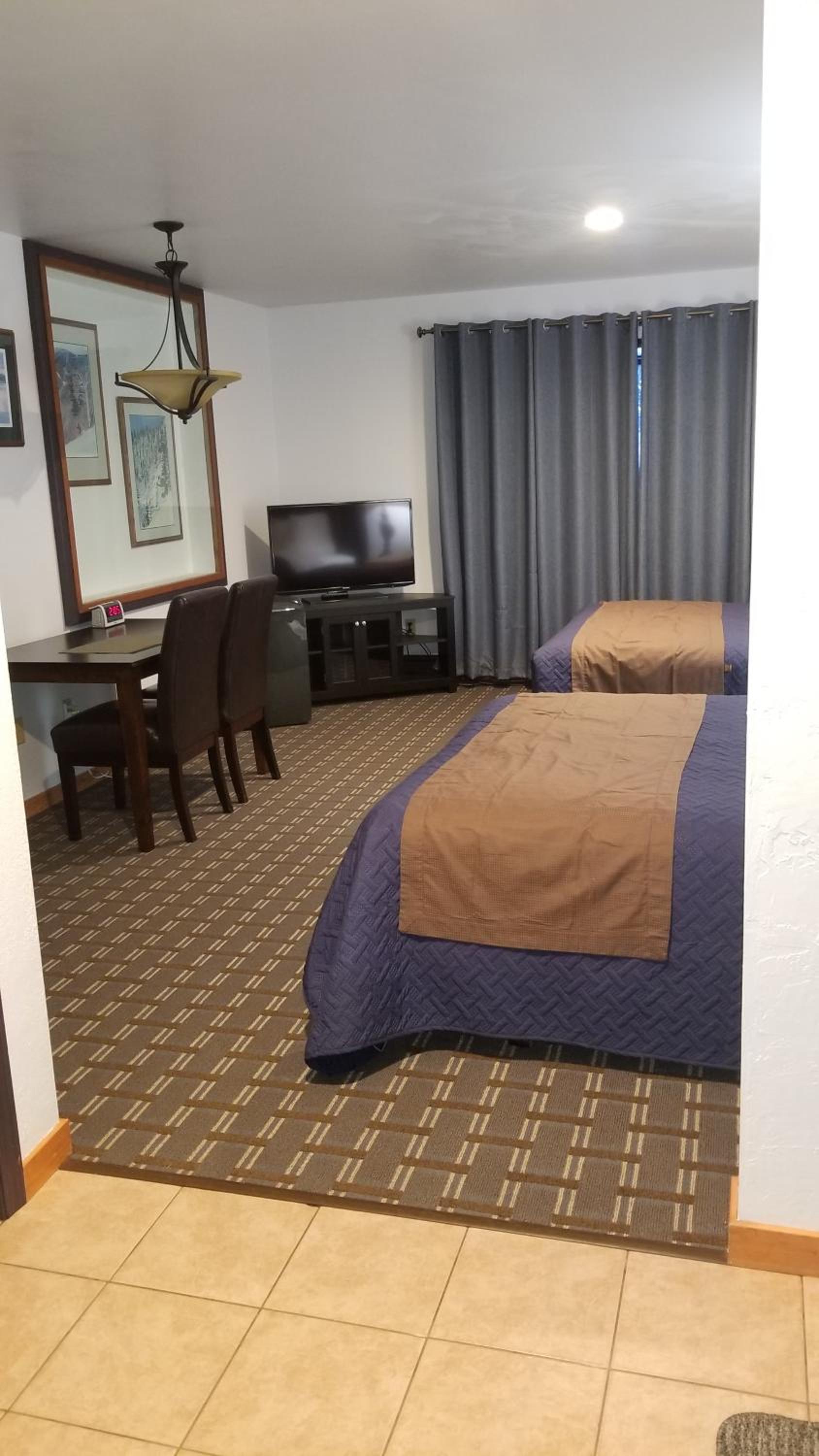 Valley Hi Hotel photo 12