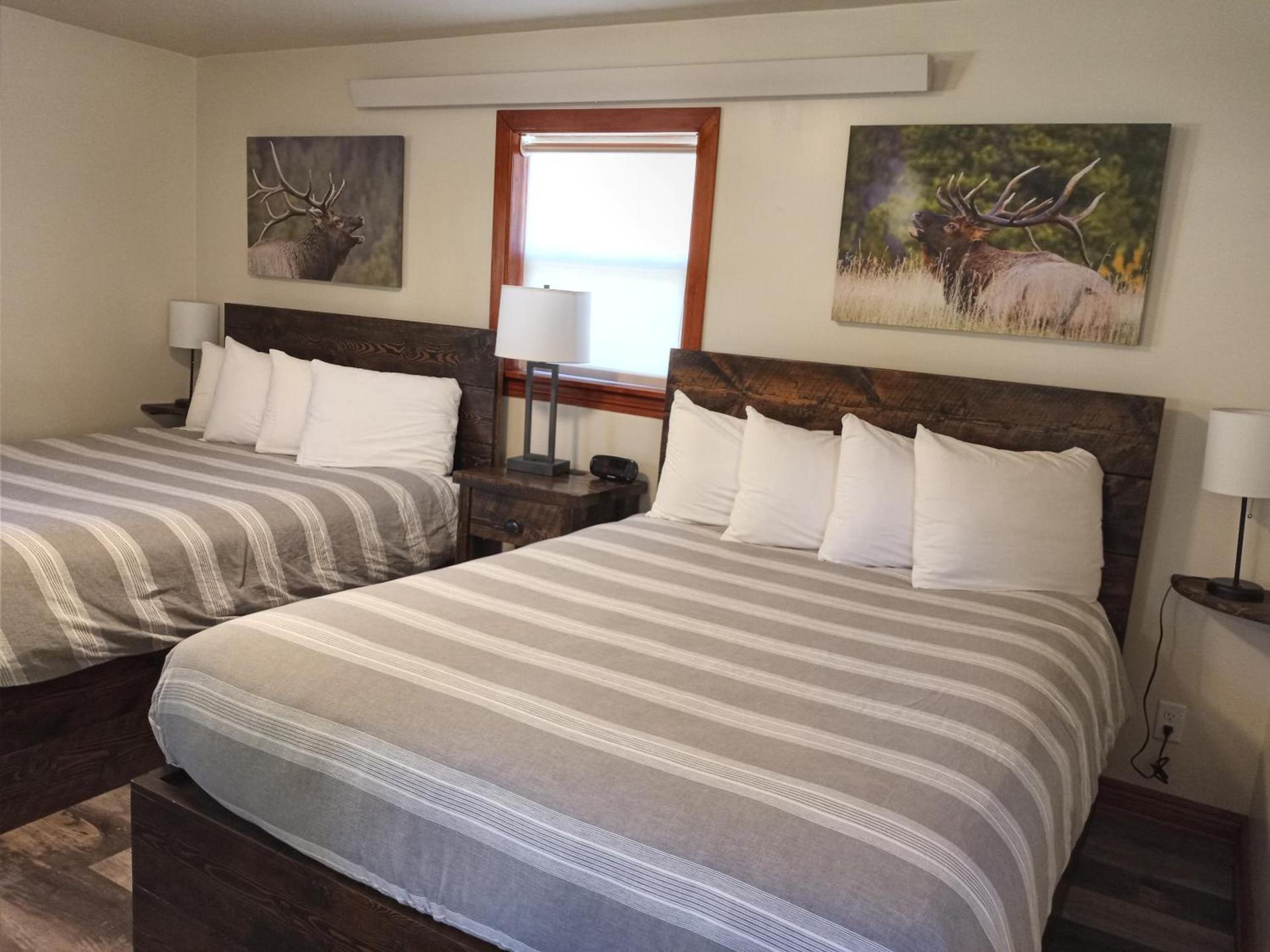 Yellowstone Riverside Cottages photo 73