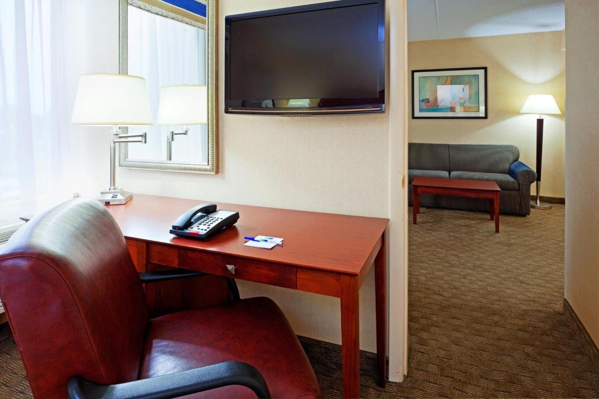 Holiday Inn Express Ramsey-Mahwah by IHG photo 2