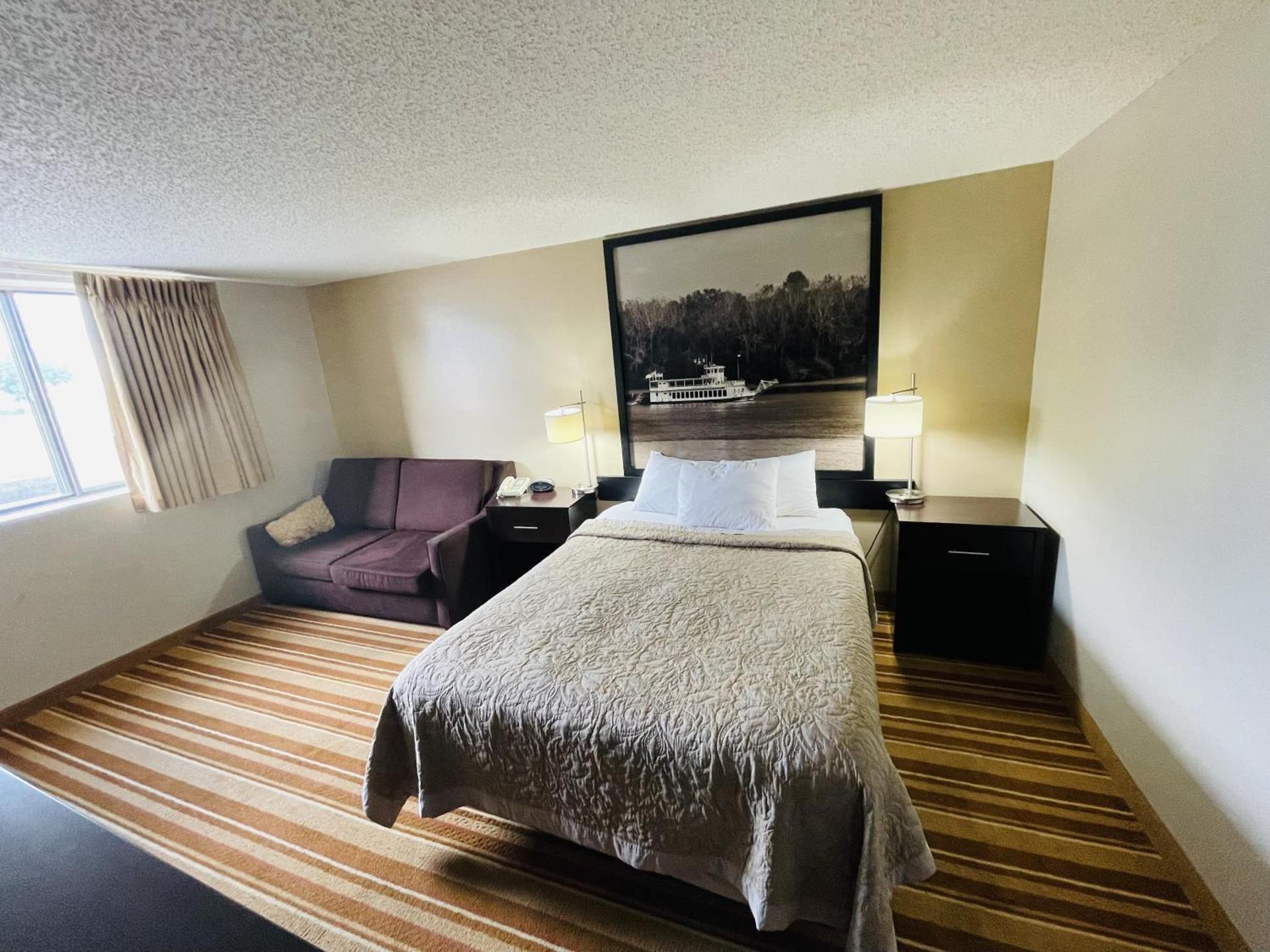 Super 8 by Wyndham Clear Lake photo 43