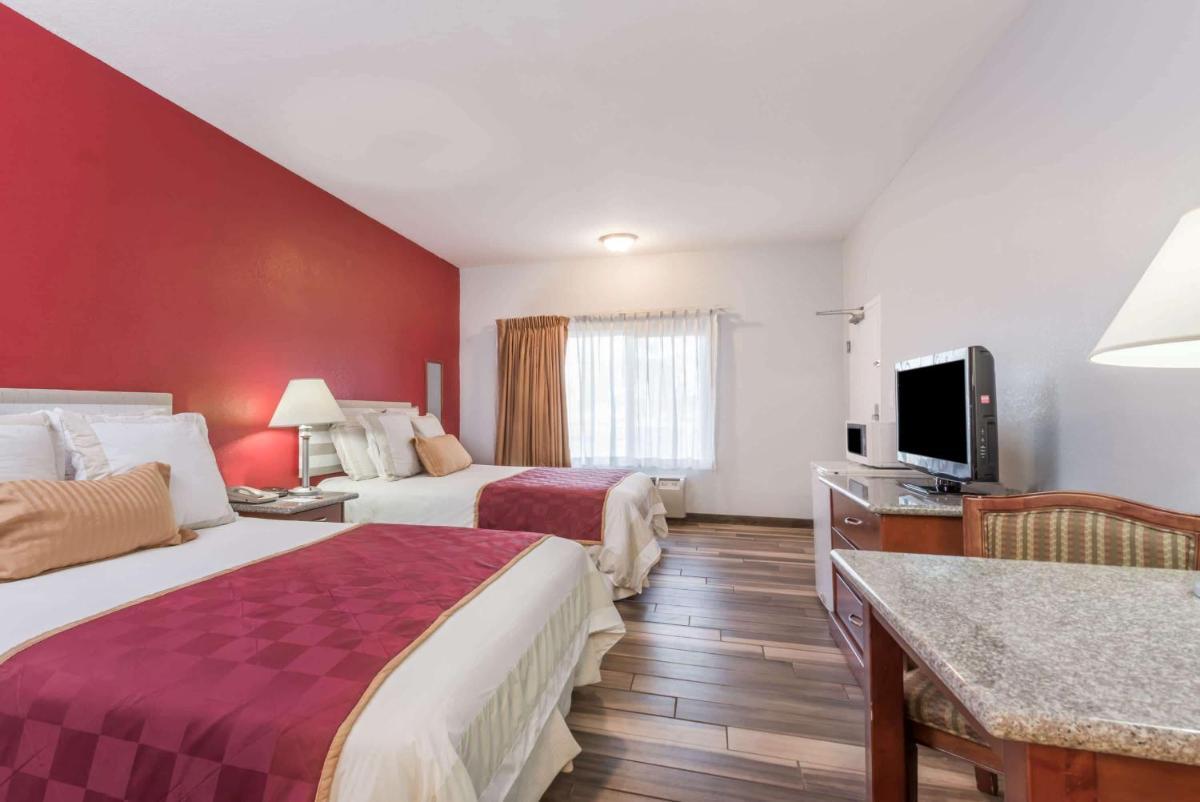 Ramada by Wyndham near SeaWorld / Mission Beach photo 3