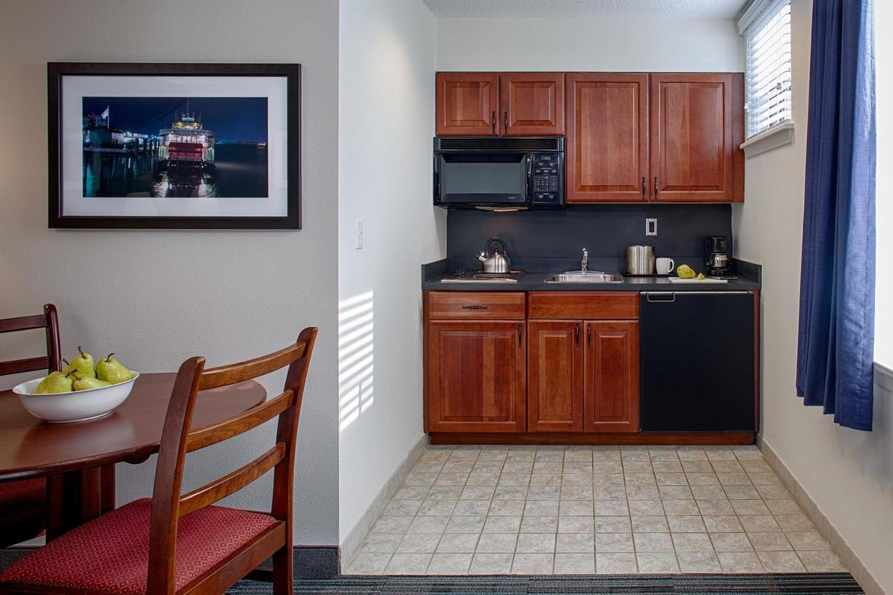 Federal City Inn & Suites photo 9