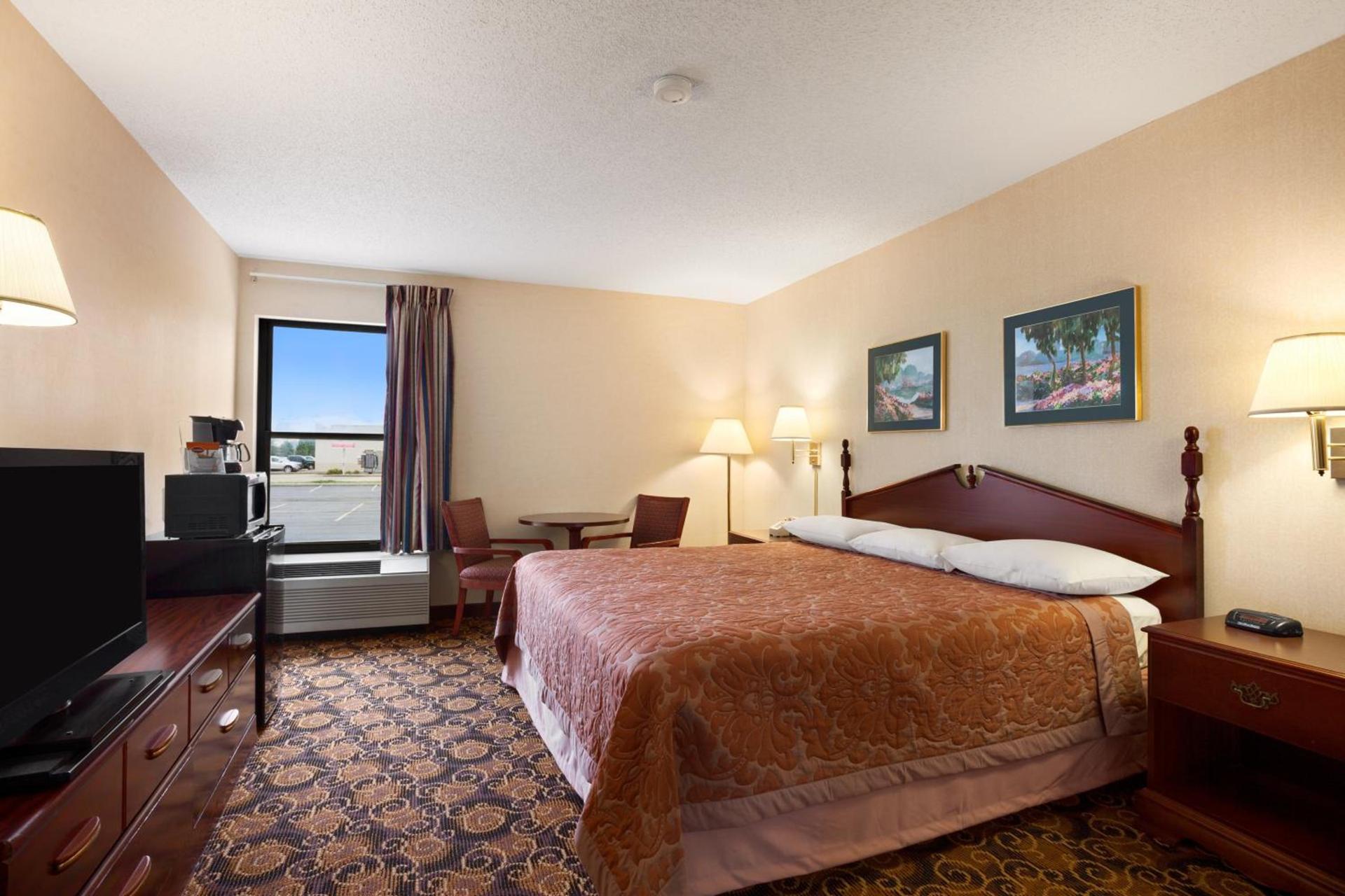 Super 8 by Wyndham Evansville North photo 27