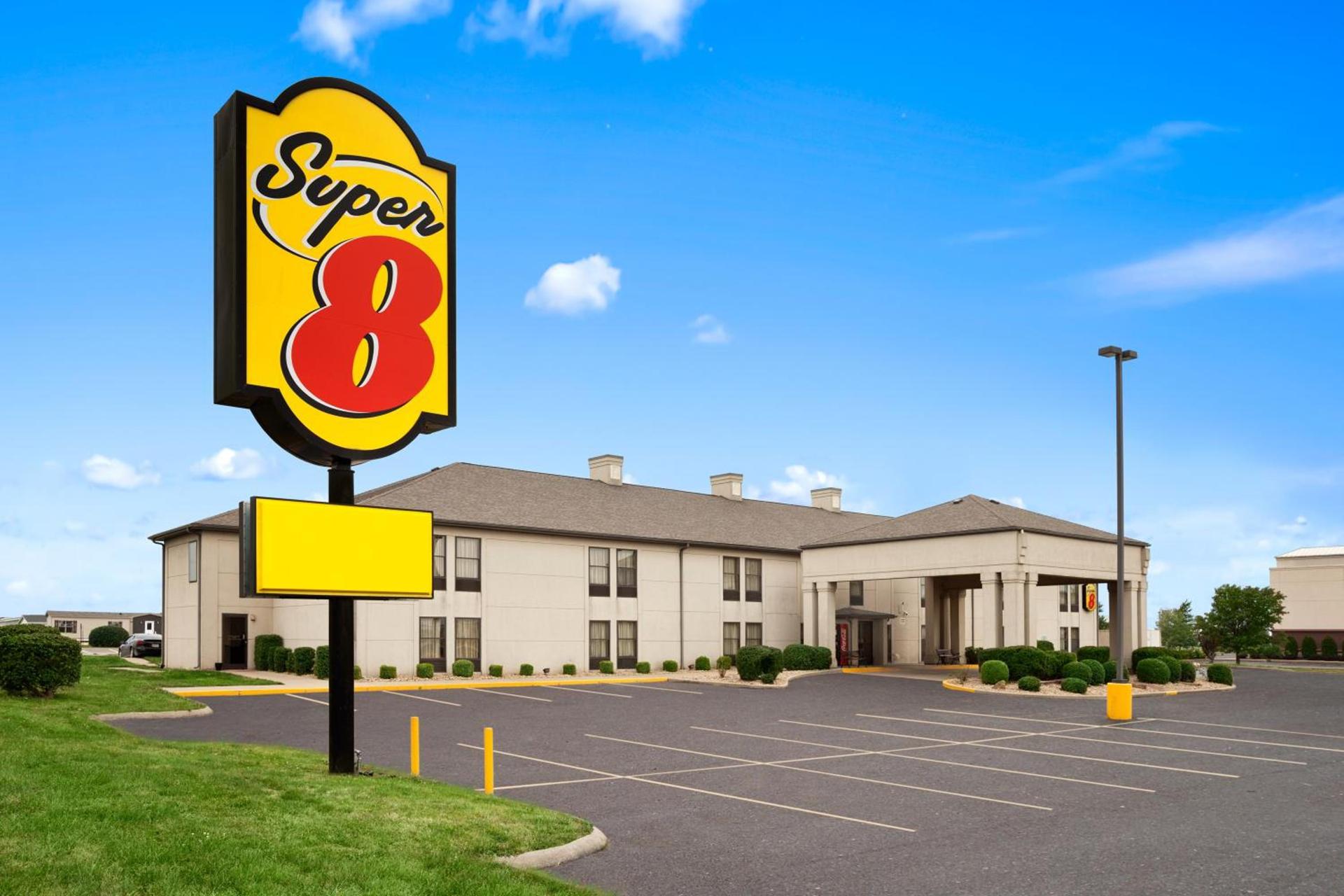 Super 8 by Wyndham Evansville North photo 25