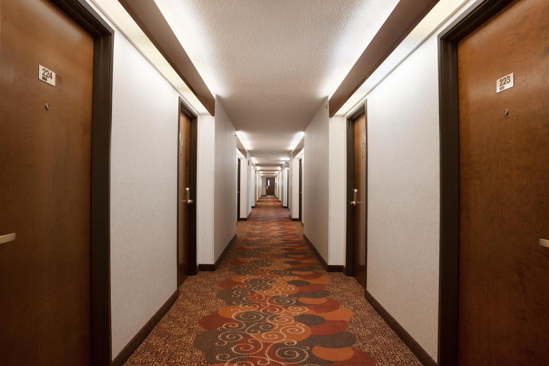 Super 8 by Wyndham Evansville North photo 35
