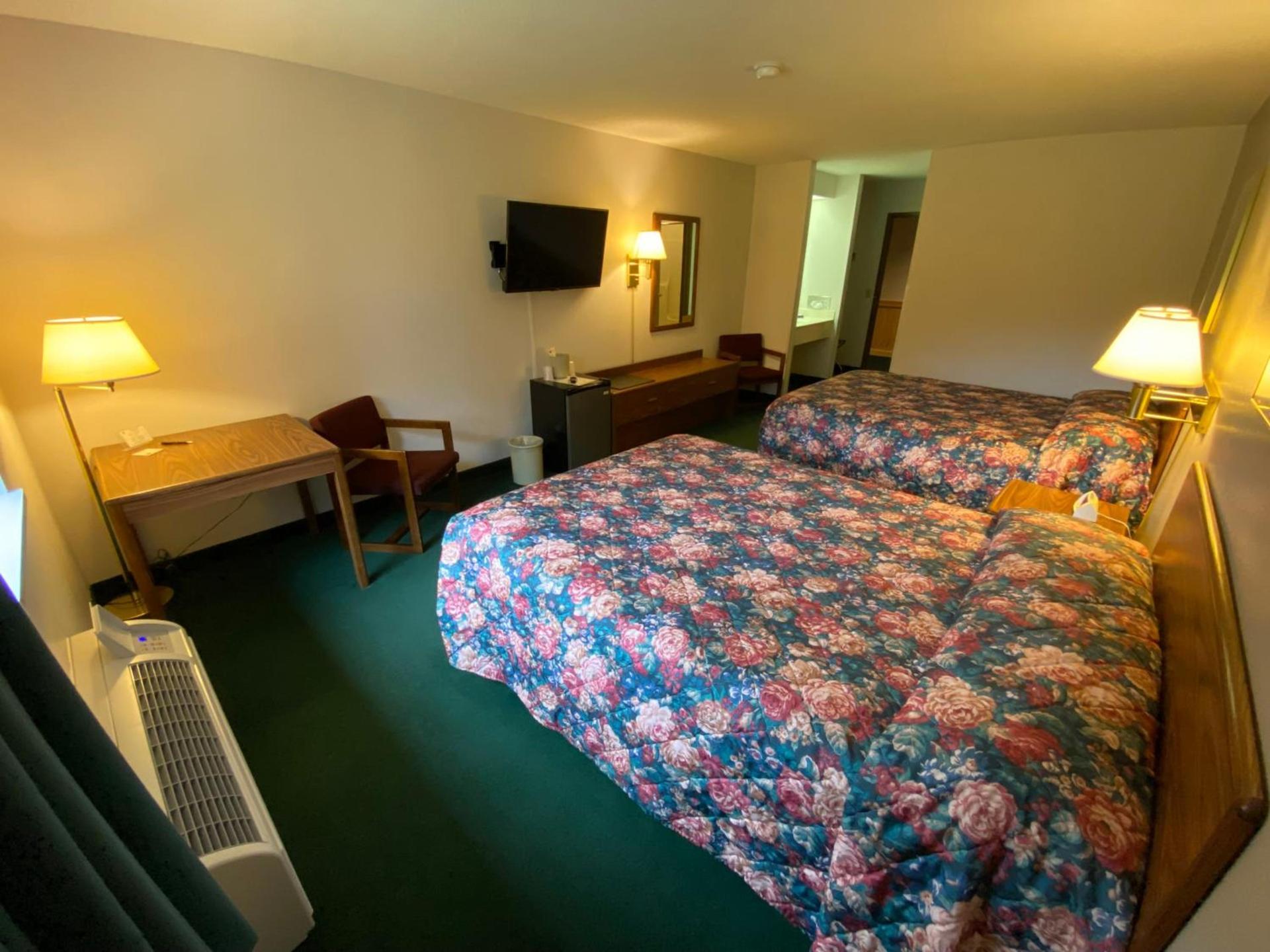 Boulder Bear Motor Lodge photo 33