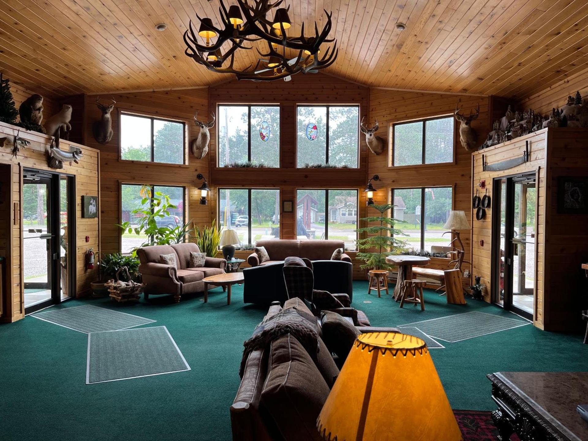 Boulder Bear Motor Lodge photo 2