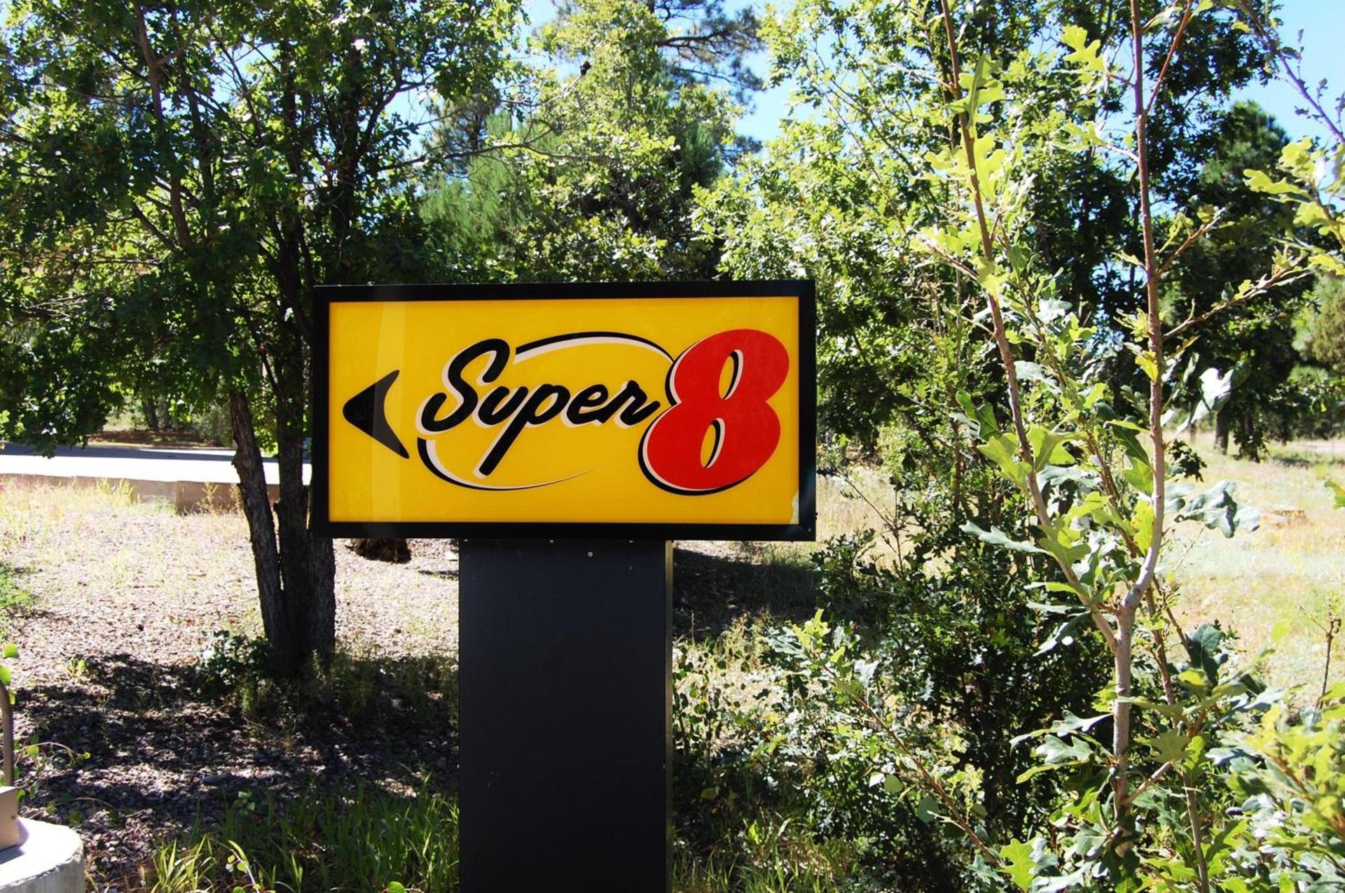 Super 8 by Wyndham Show Low photo 19
