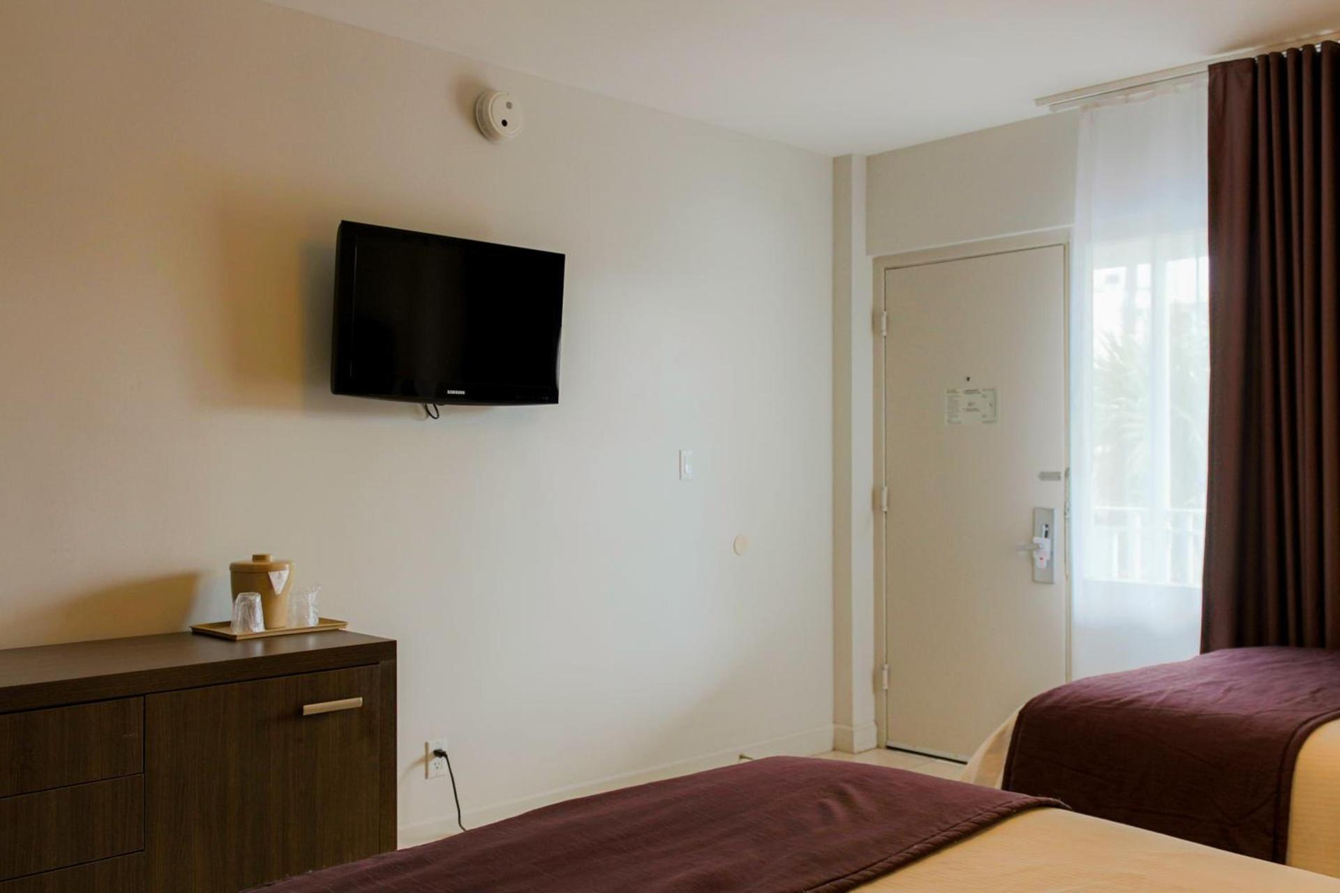 Collins Hotel photo 15