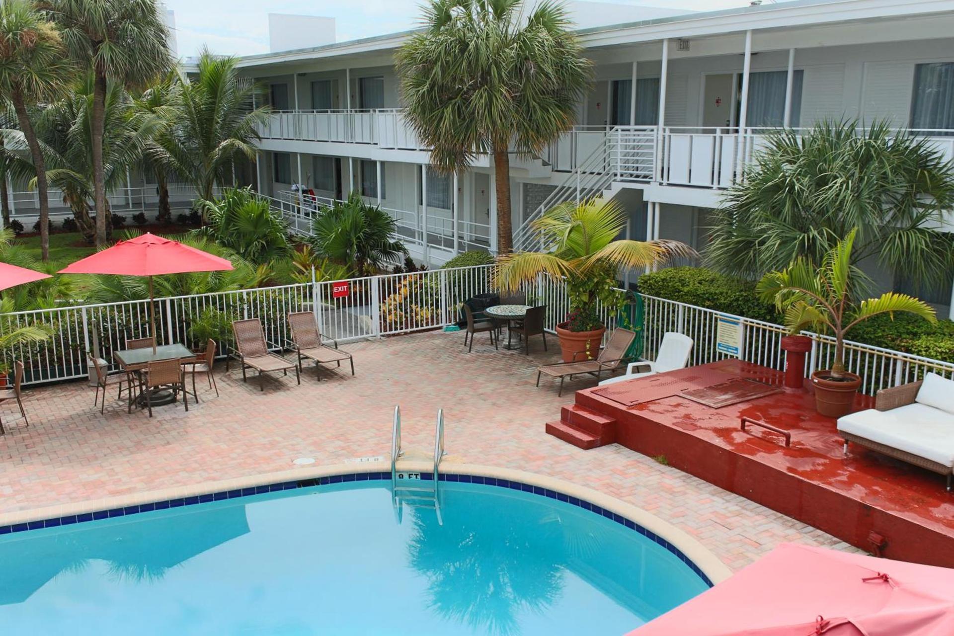 Collins Hotel photo 5