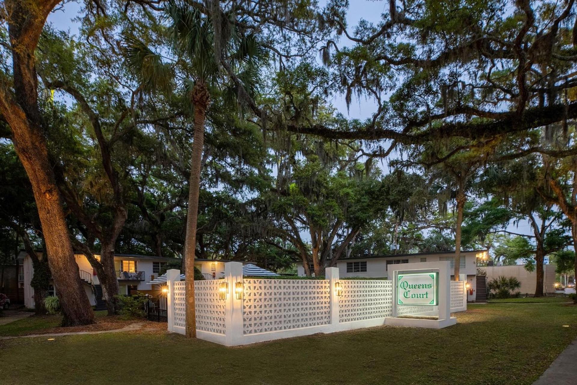 Queen's Court Inn — hotel in Saint Simons Island