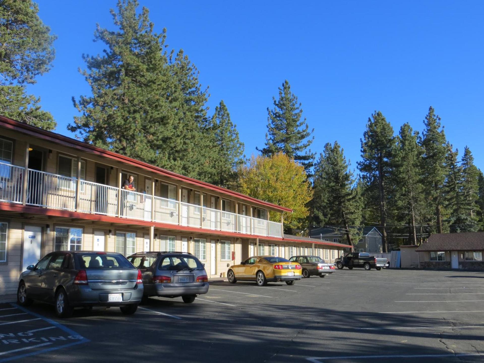 Beverly Lodge photo 24