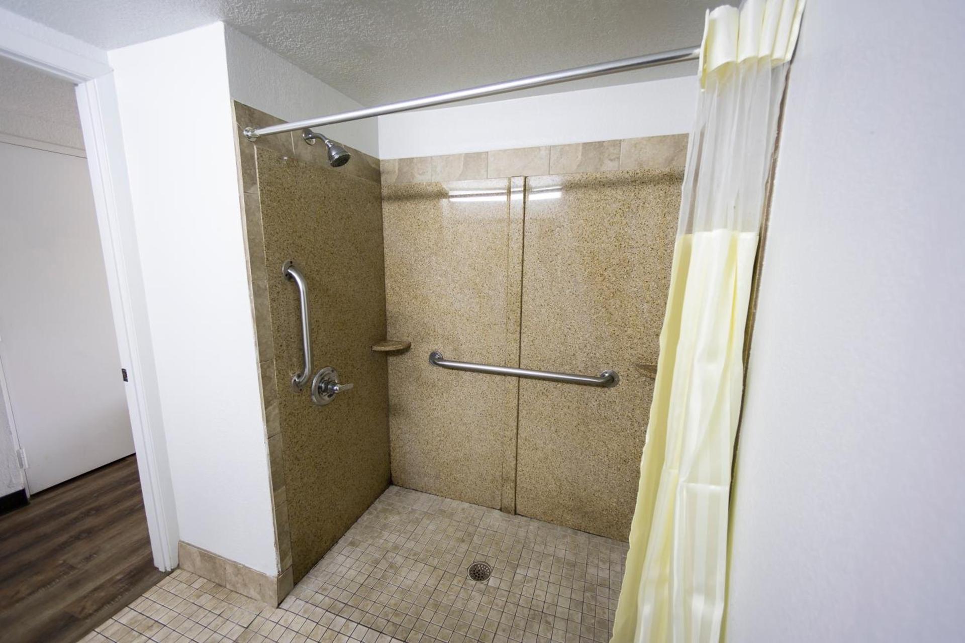 Ocean Breeze Inn photo 8