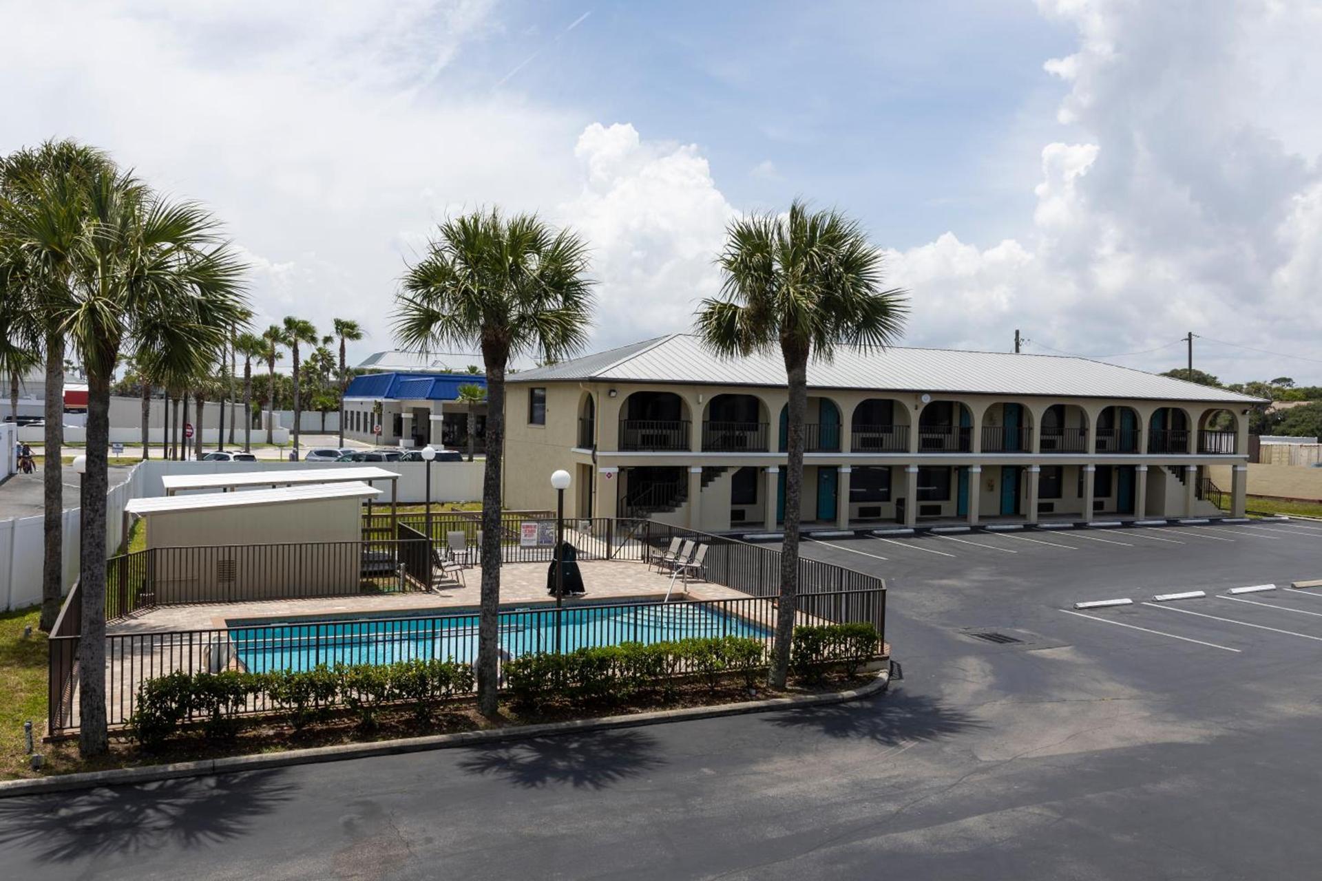 Ocean Breeze Inn photo 14