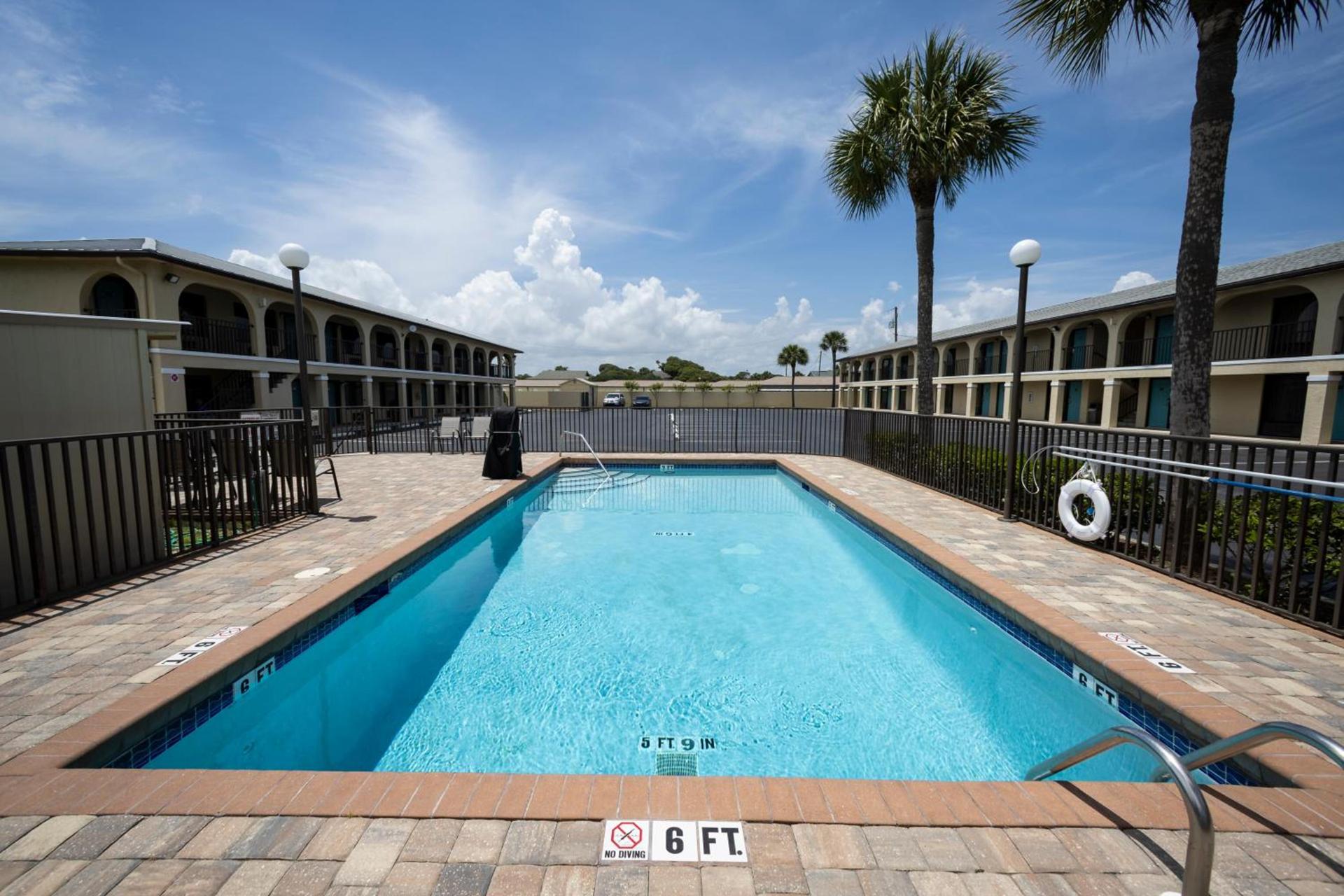 Ocean Breeze Inn photo 21