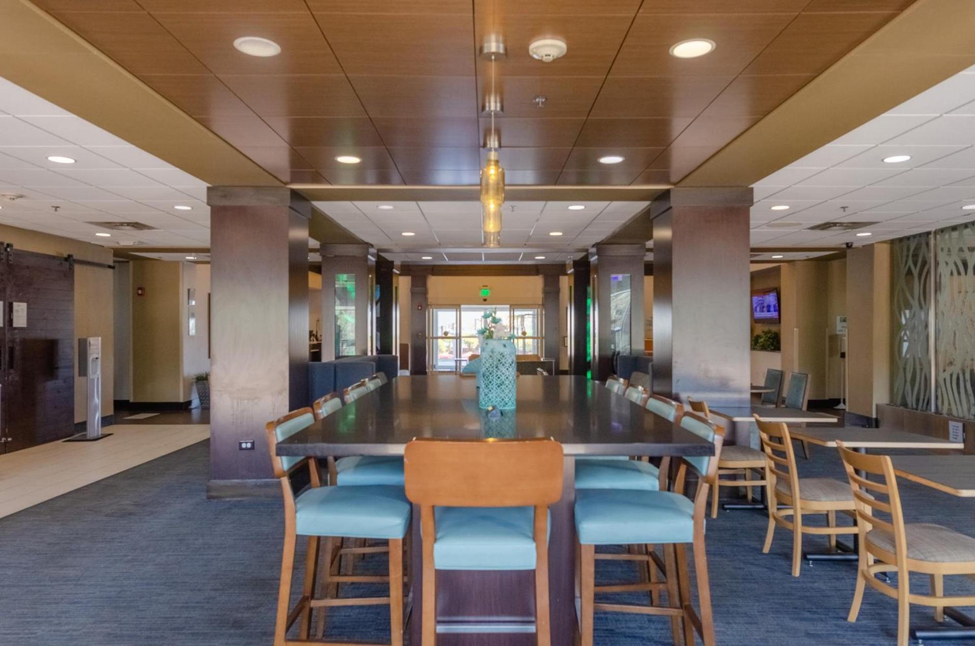 Holiday Inn Express Hotel & Suites Atlanta Airport West - Camp Creek by IHG photo 21