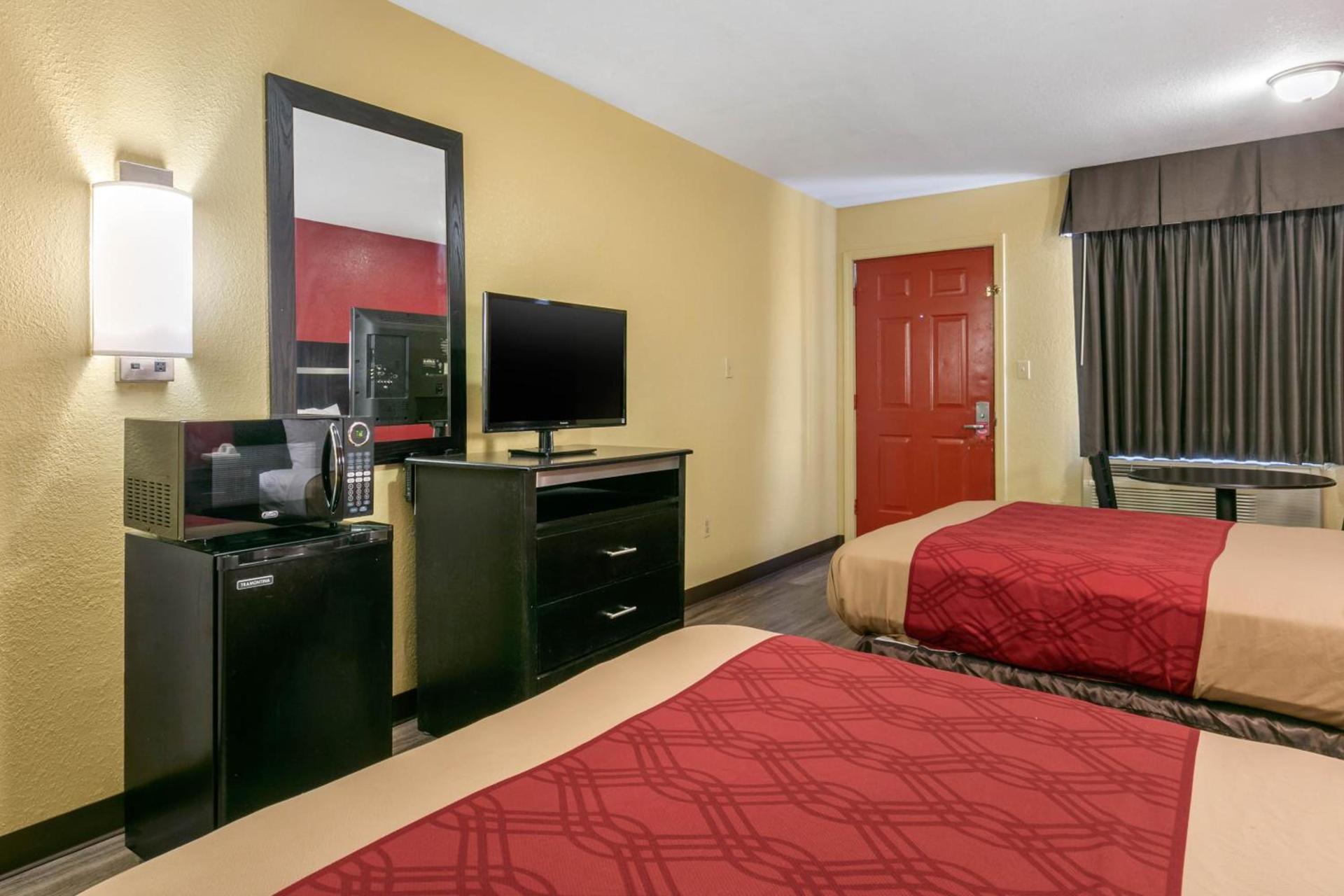 Econo Lodge Jonesboro photo 46