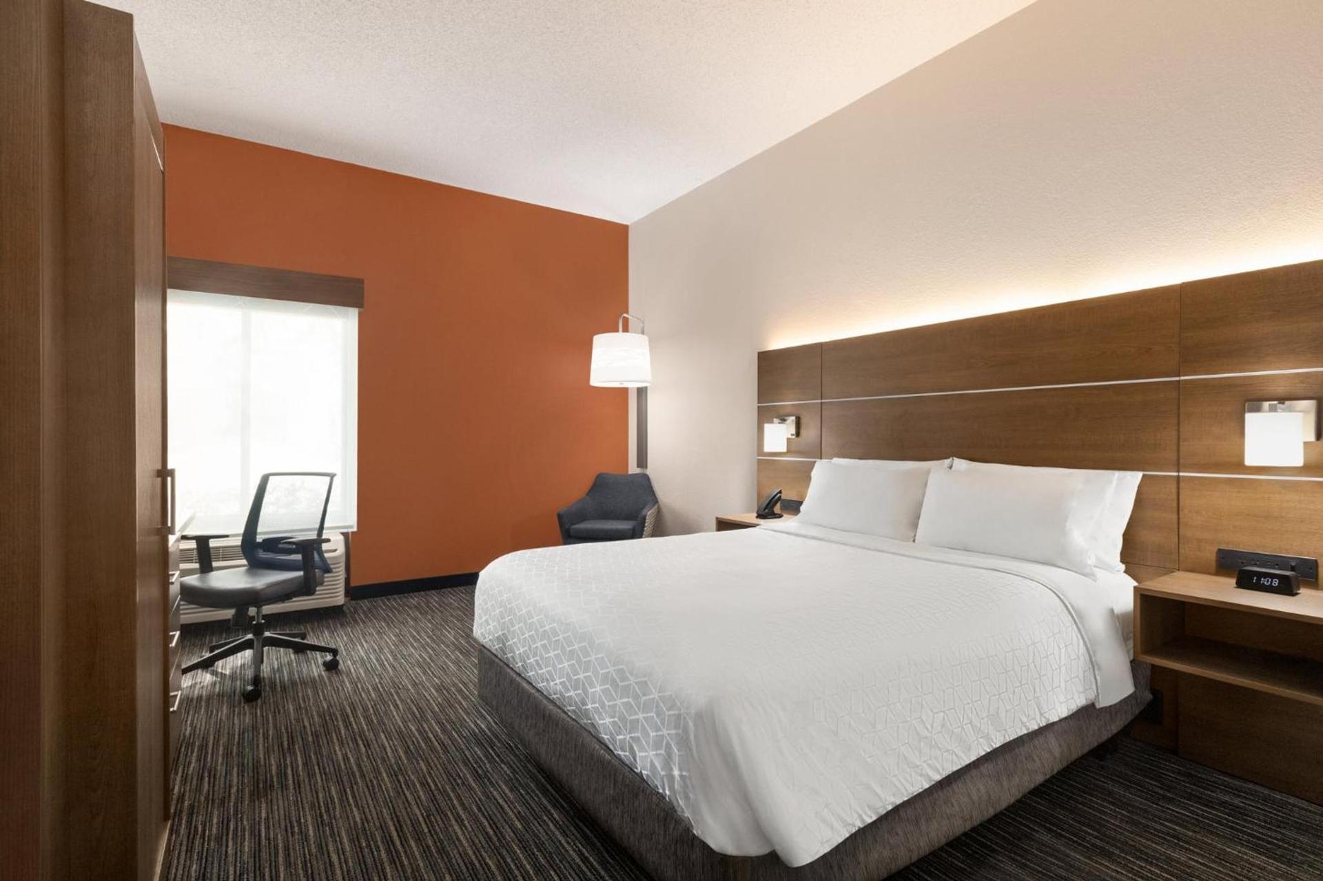 Holiday Inn Express Vero Beach-West I-95 by IHG photo 35