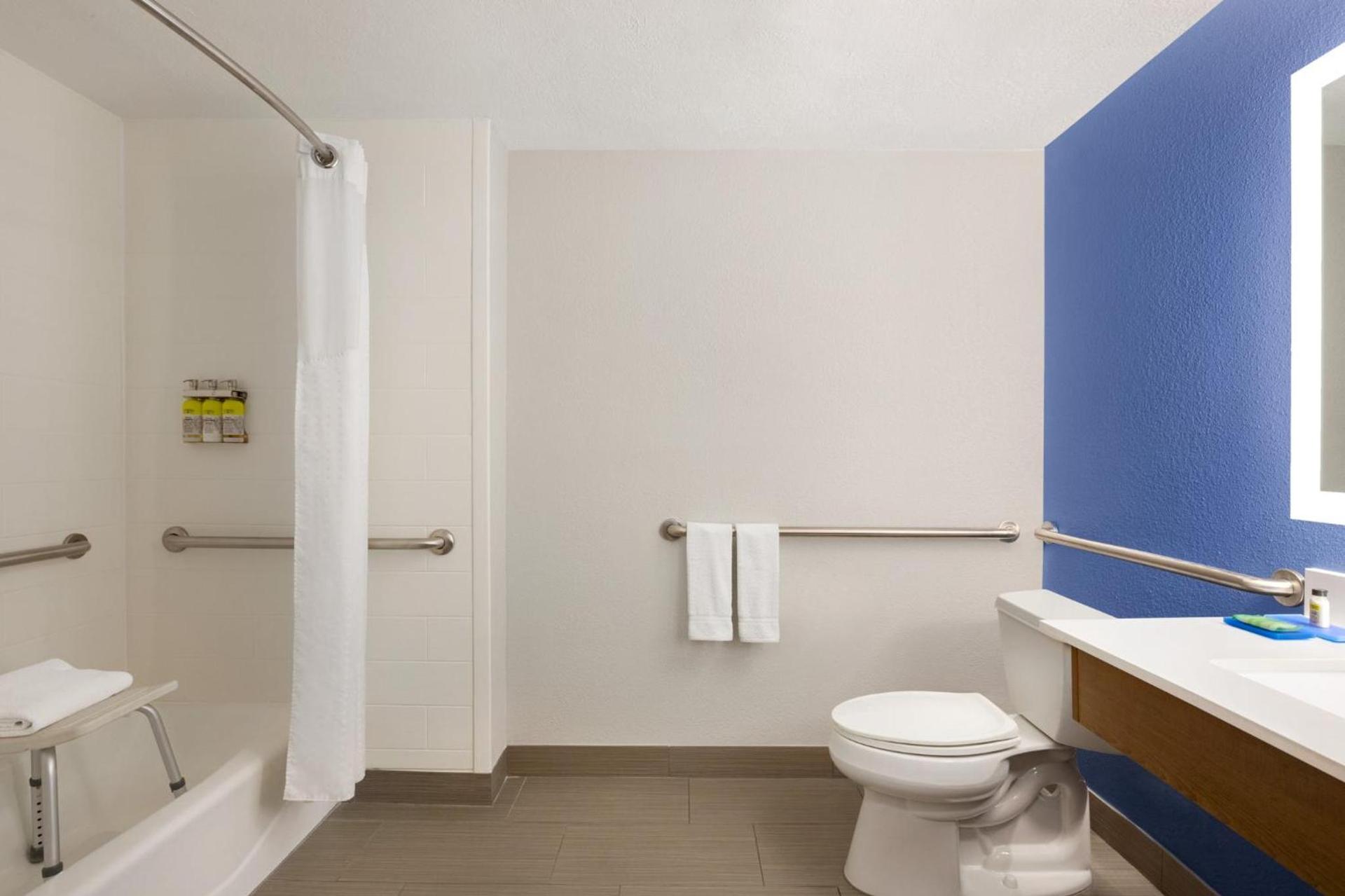 Holiday Inn Express Vero Beach-West I-95 by IHG photo 25