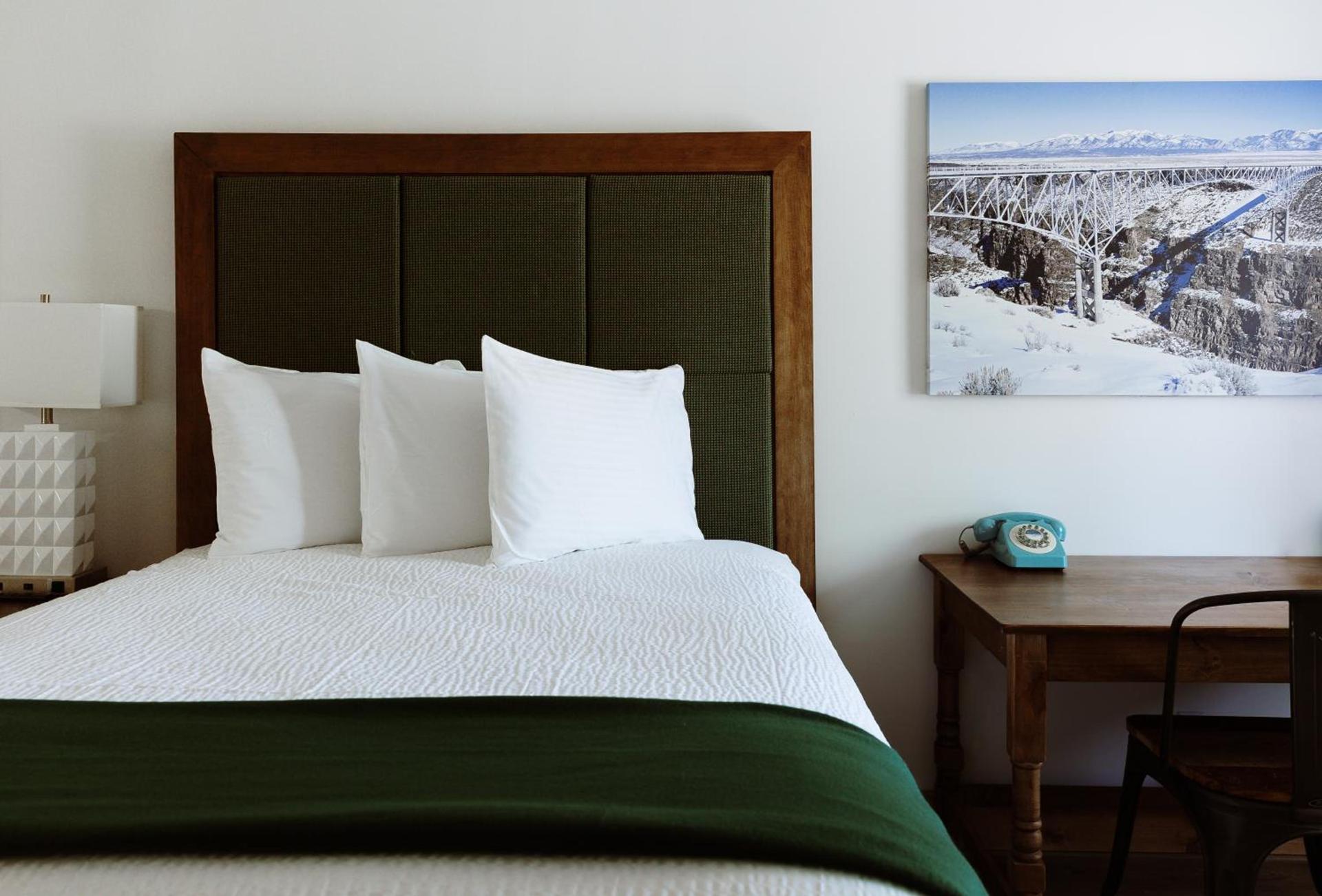 Taos Valley Lodge photo 9