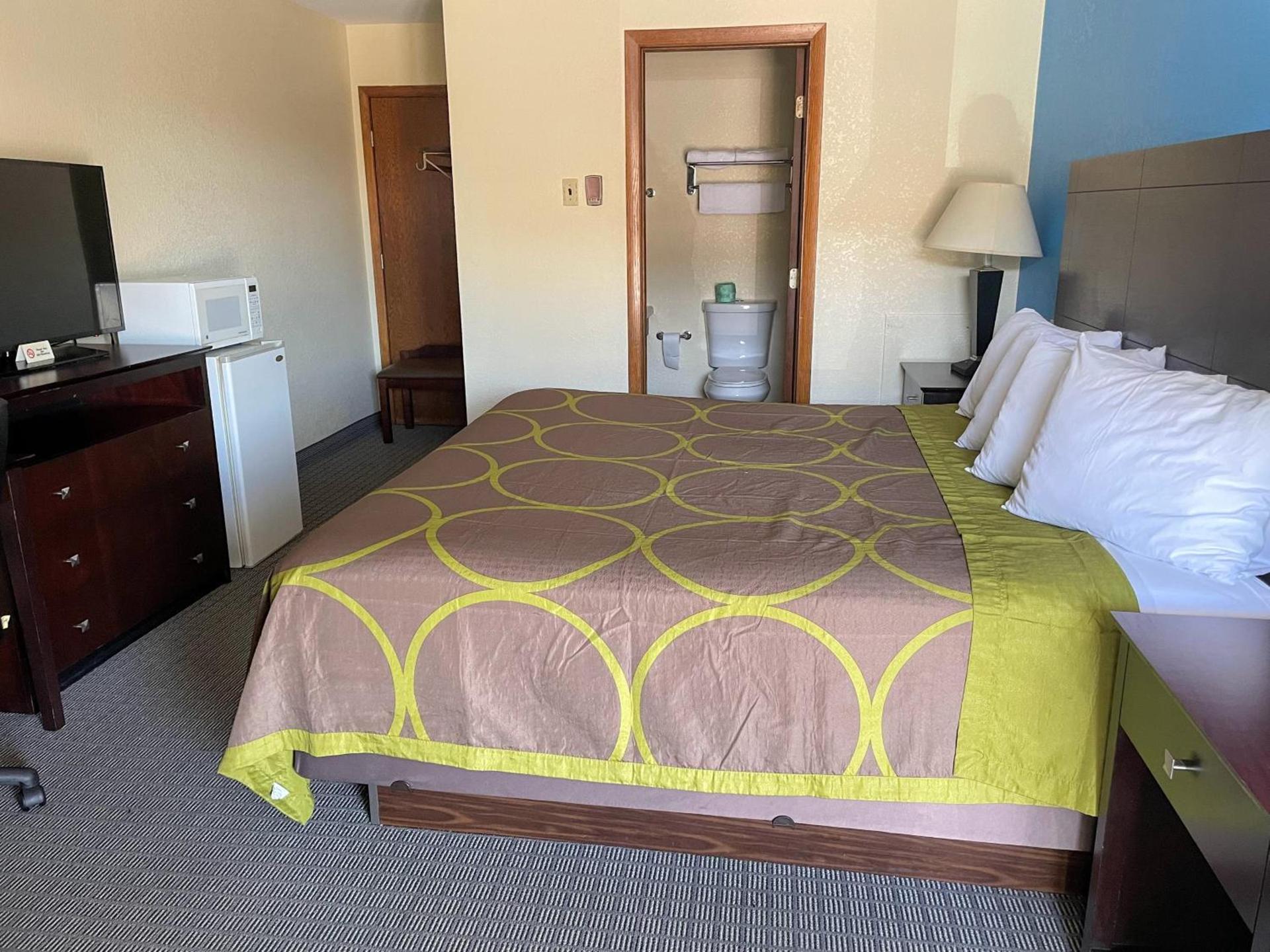 Amerivu Inn & Suites photo 6