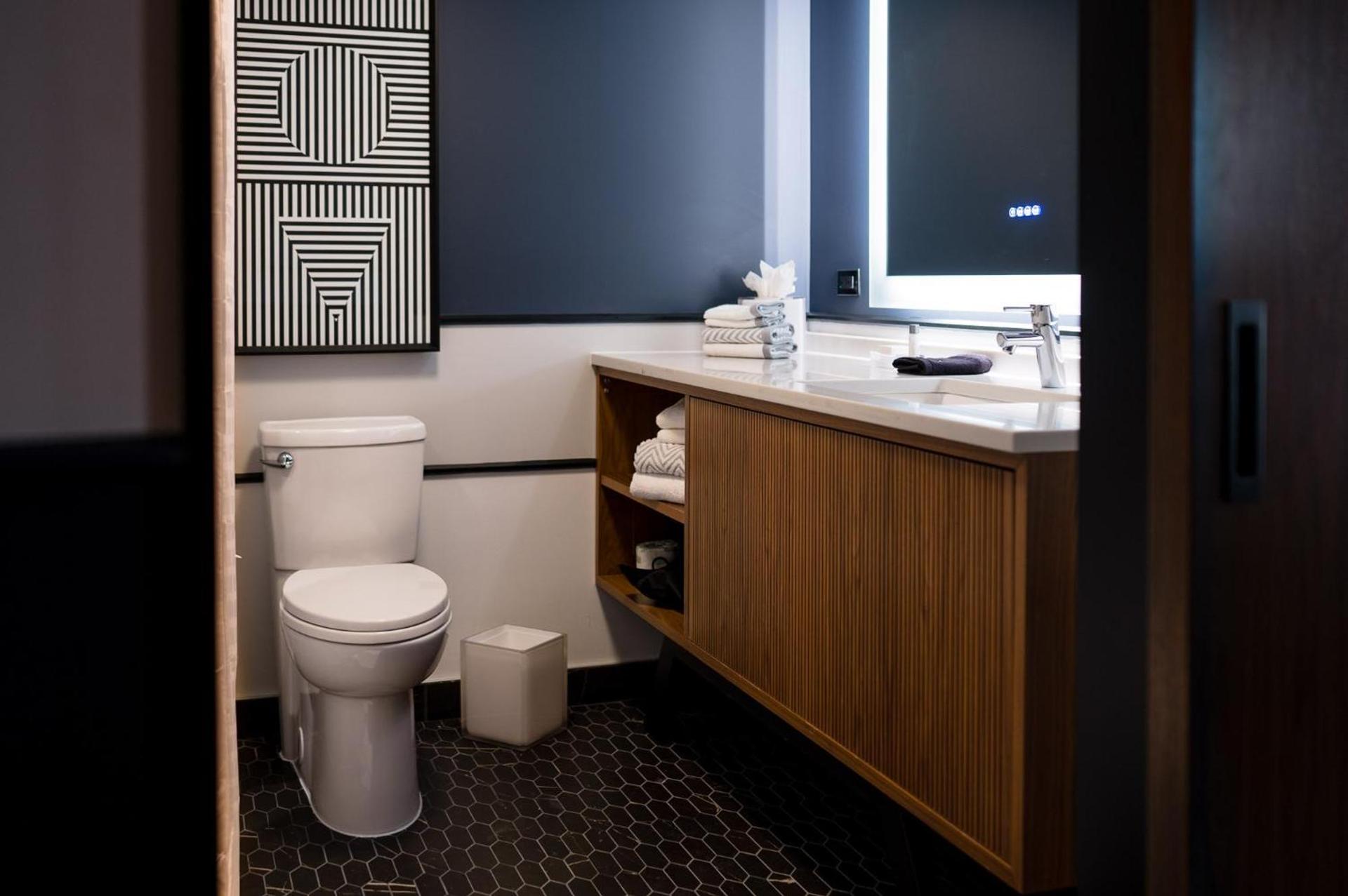 Cambria Hotel Boston Somerville photo 70