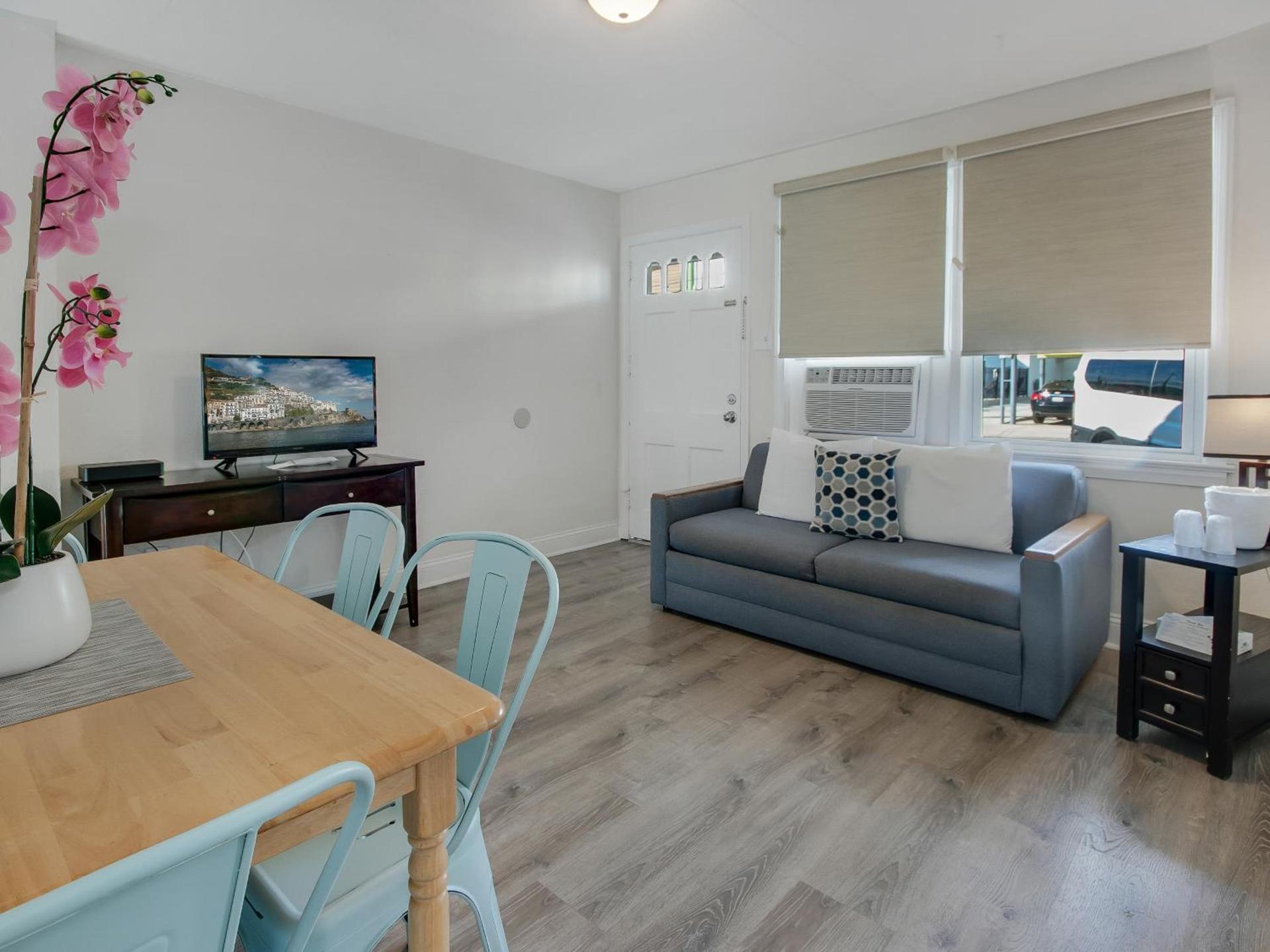 Daytona Inn and Suites photo 26