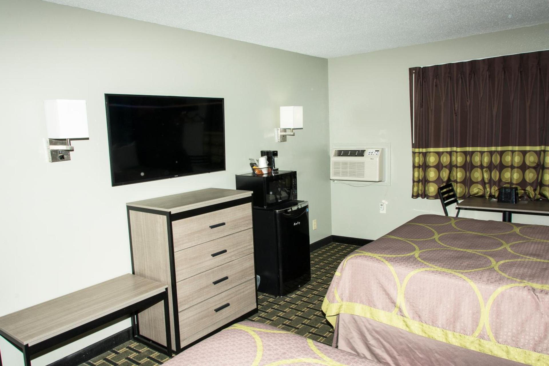 Super 8 by Wyndham Michigan City photo 20