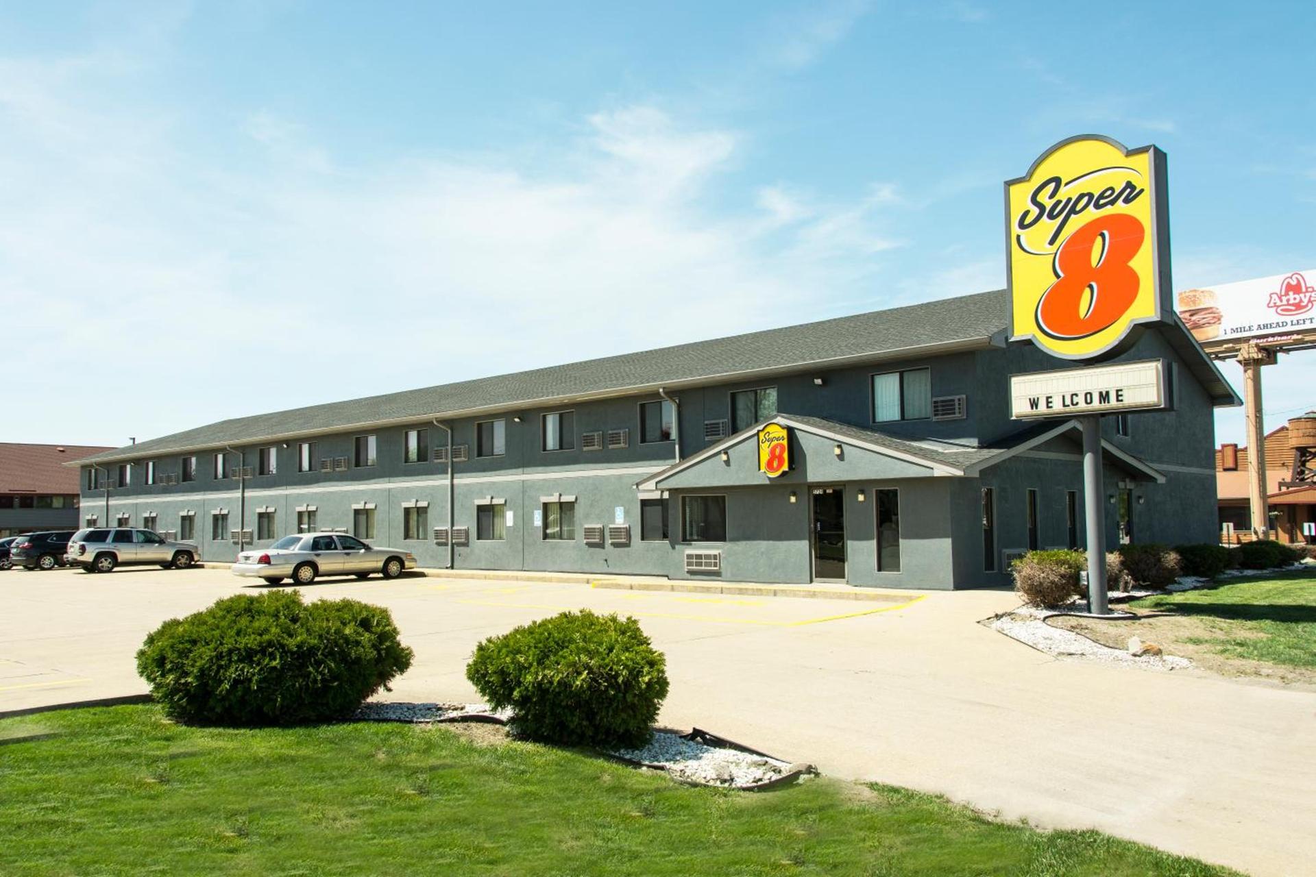 Super 8 by Wyndham Michigan City photo 10