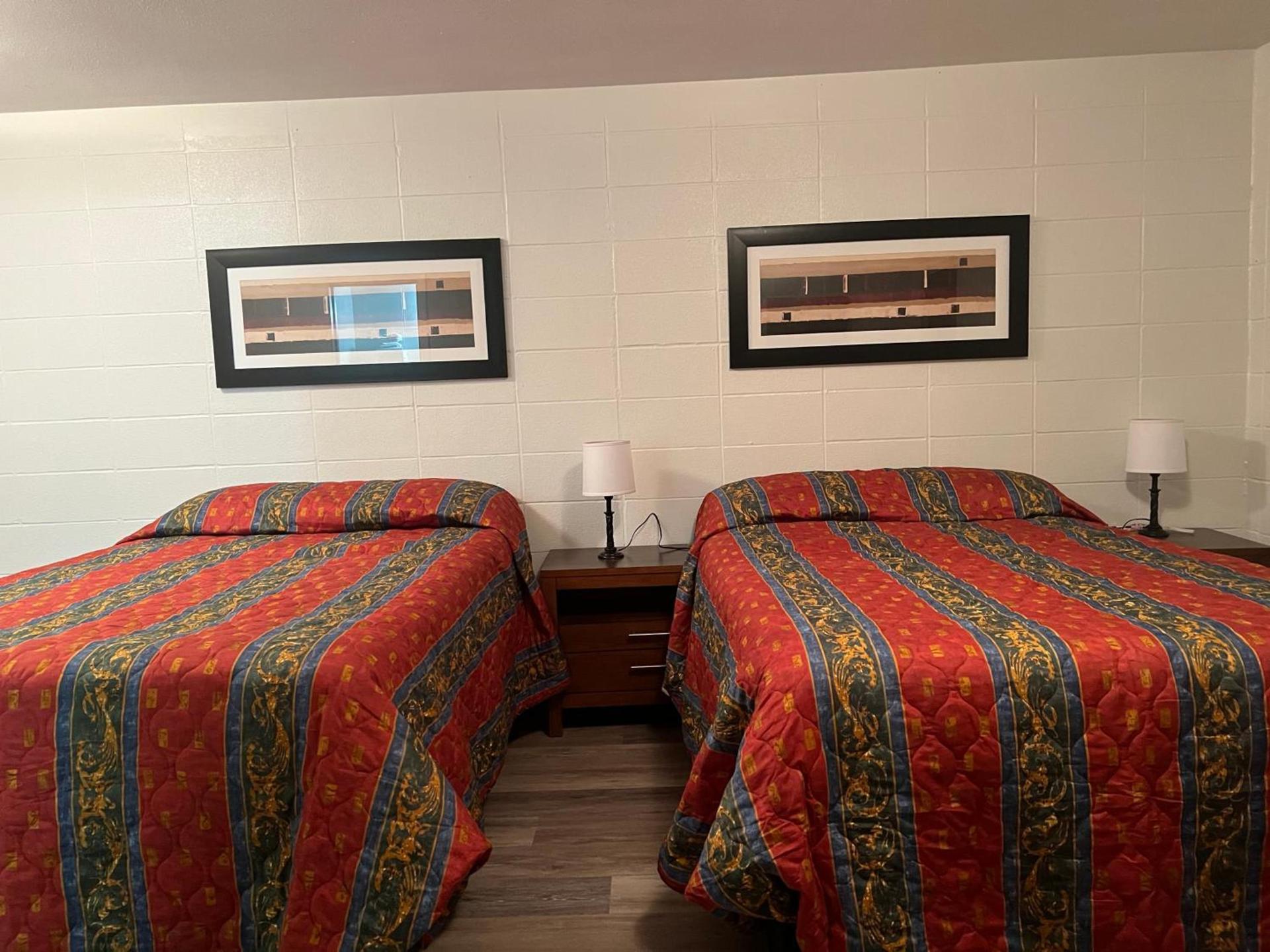 Driftwood Inn and Lodge by the lake photo 48
