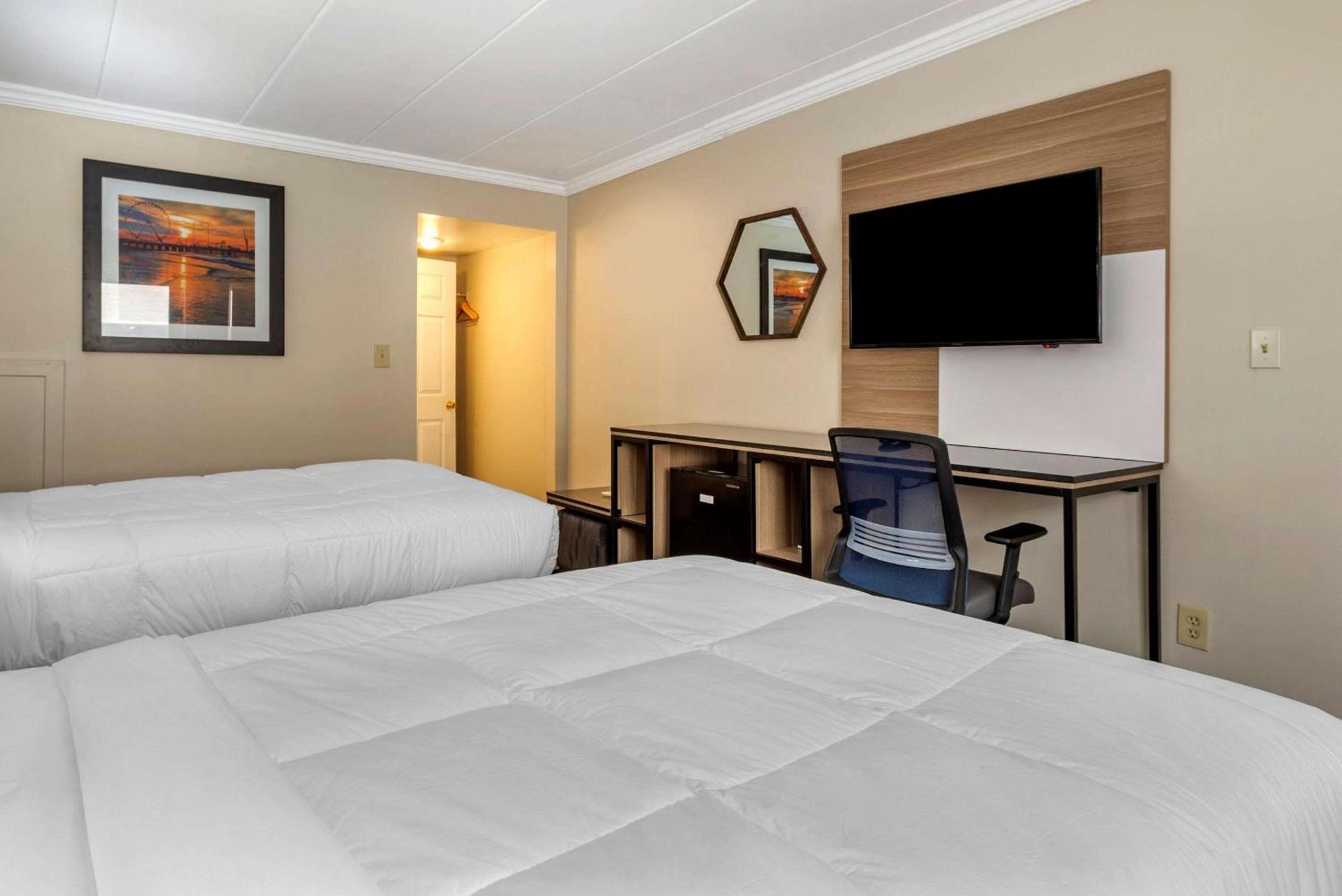Rodeway Inn Oceanview photo 10