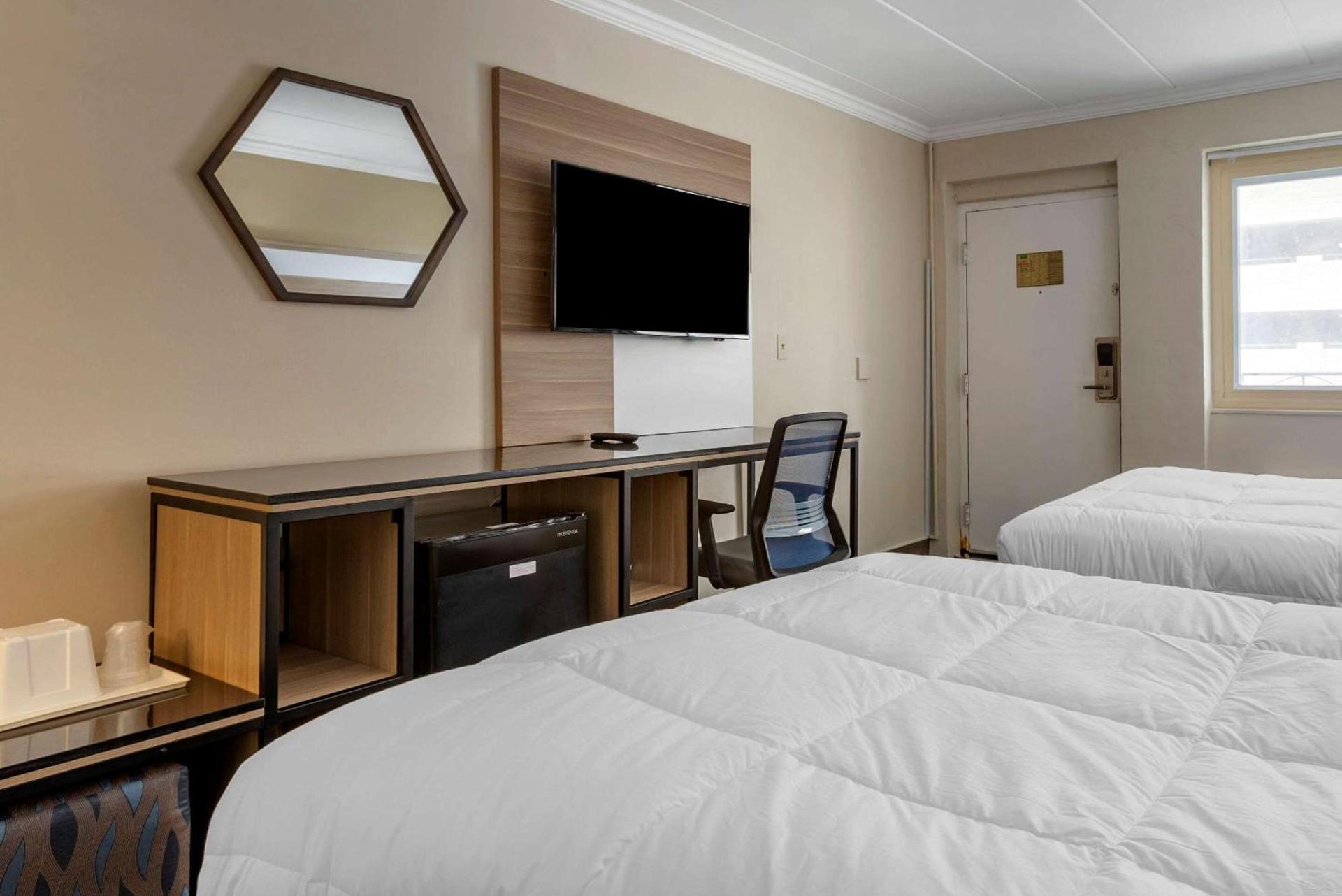 Rodeway Inn Oceanview photo 11