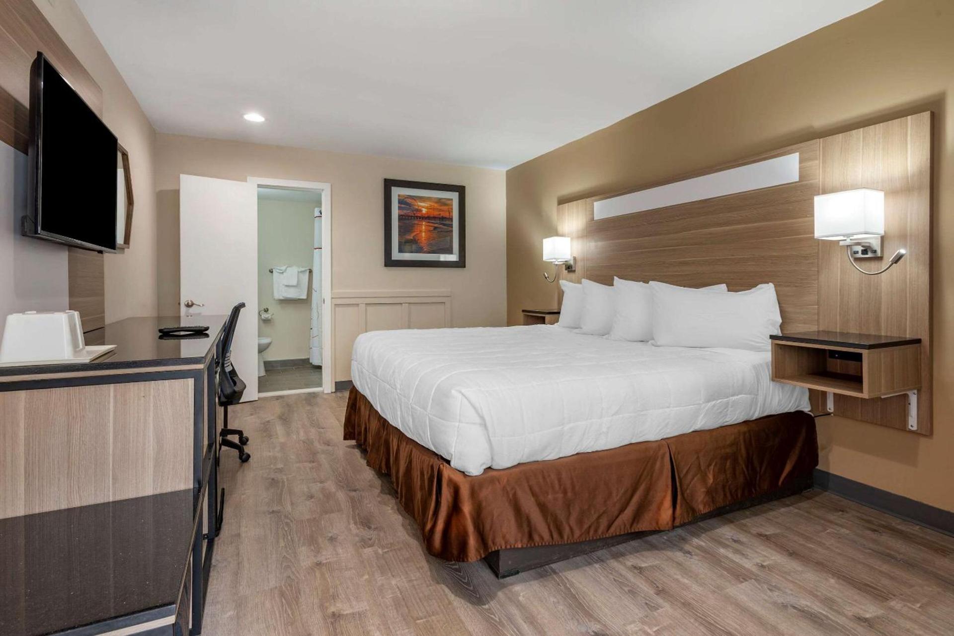 Rodeway Inn Oceanview photo 13