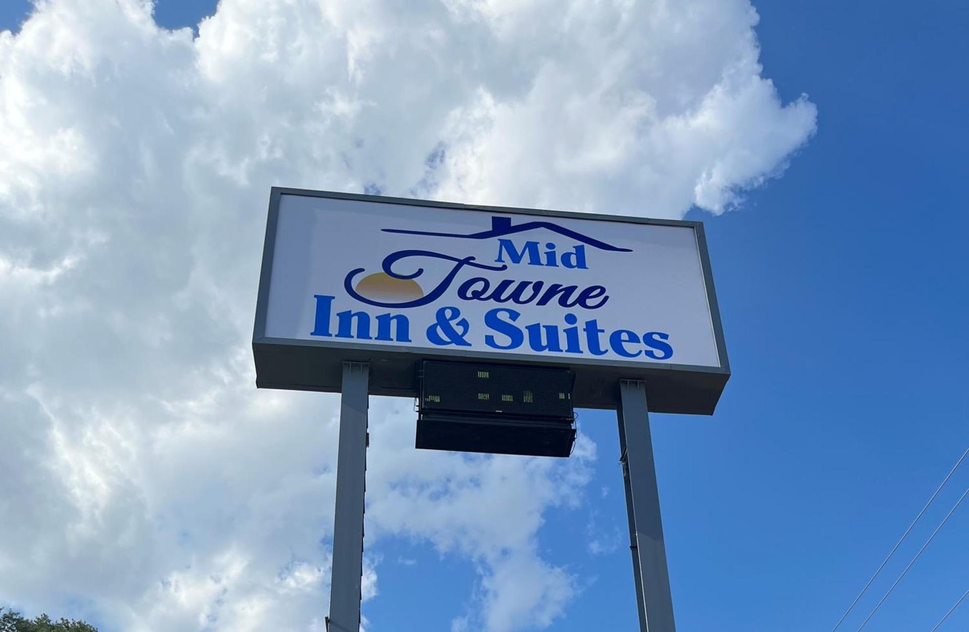 Mid Towne Inn & Suites photo 23