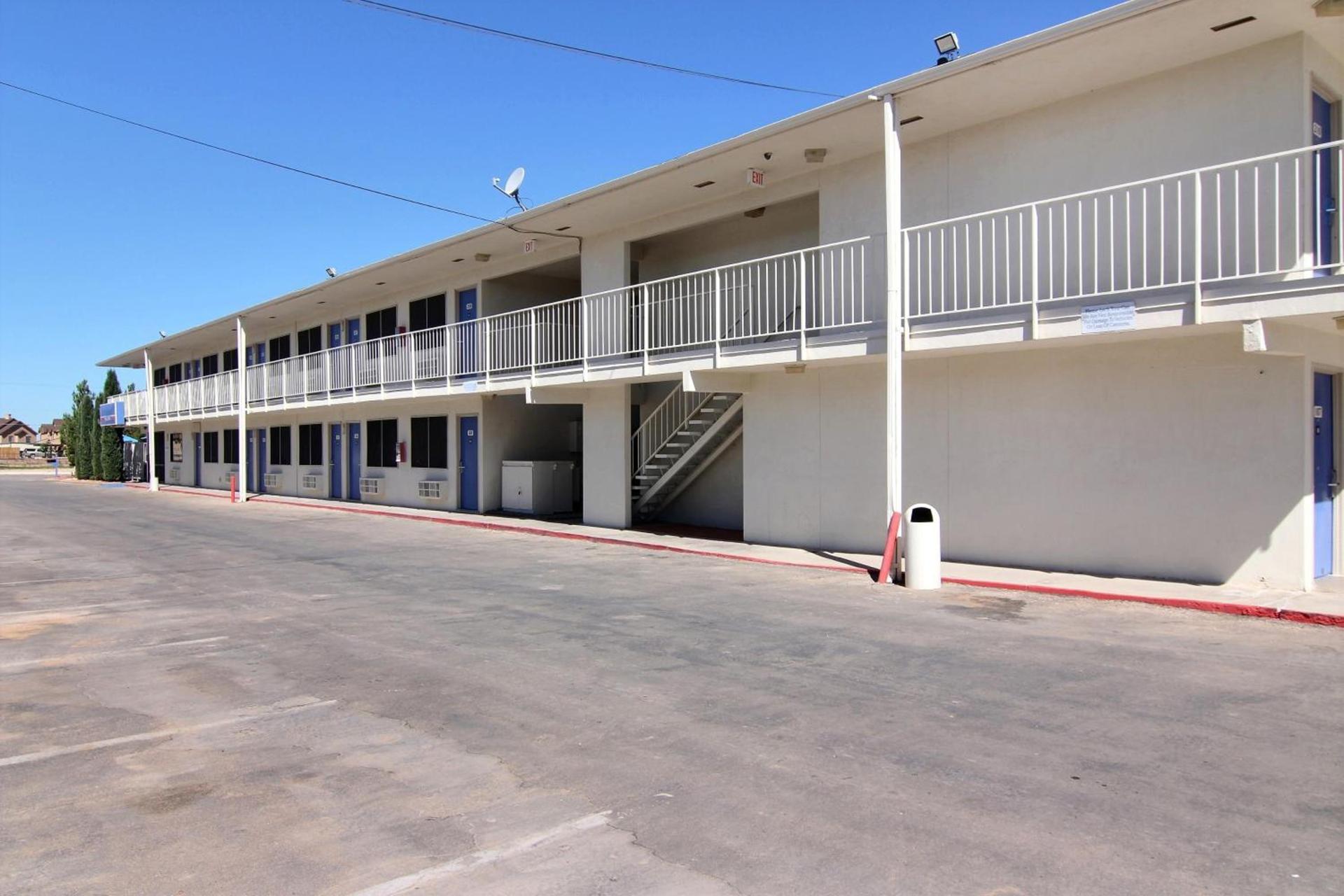Motel 6-Carlsbad, NM photo 13