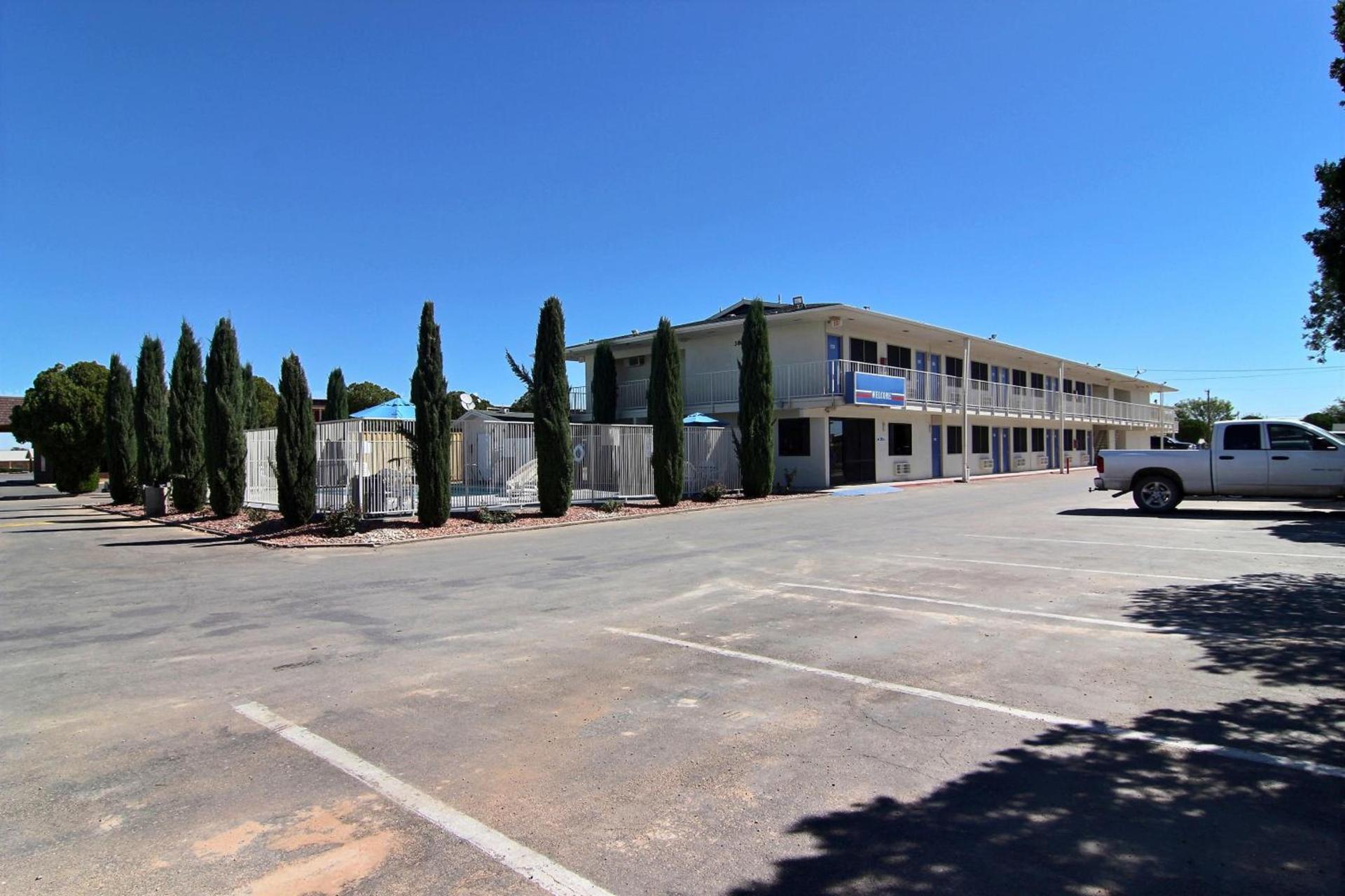 Motel 6-Carlsbad, NM photo 14