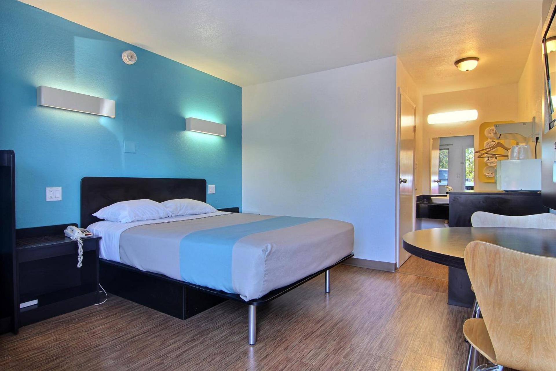 Motel 6-Carlsbad, NM photo 4