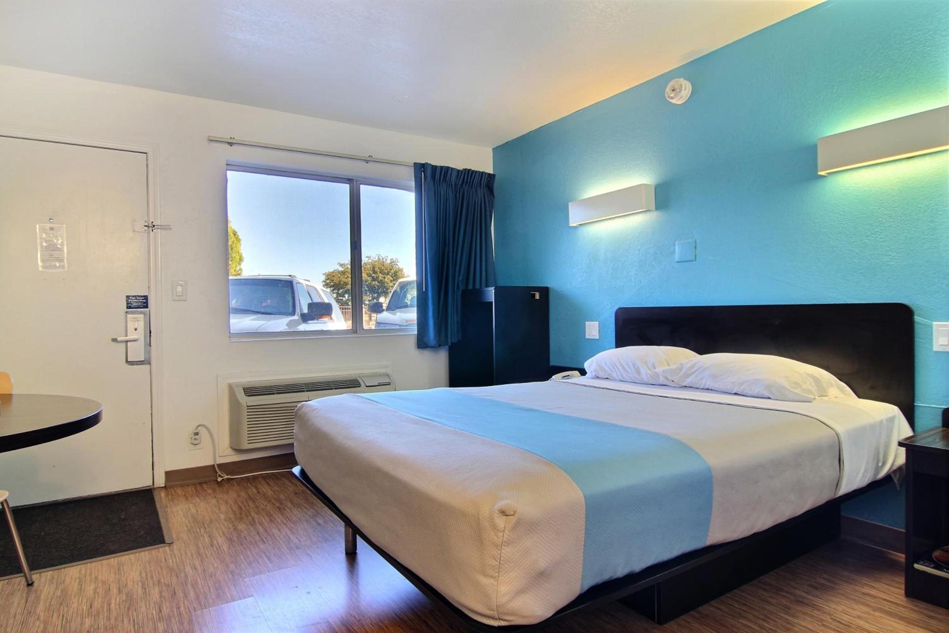 Motel 6-Carlsbad, NM photo 30