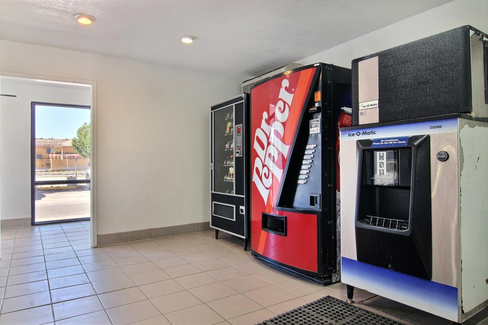 Motel 6-Carlsbad, NM photo 31