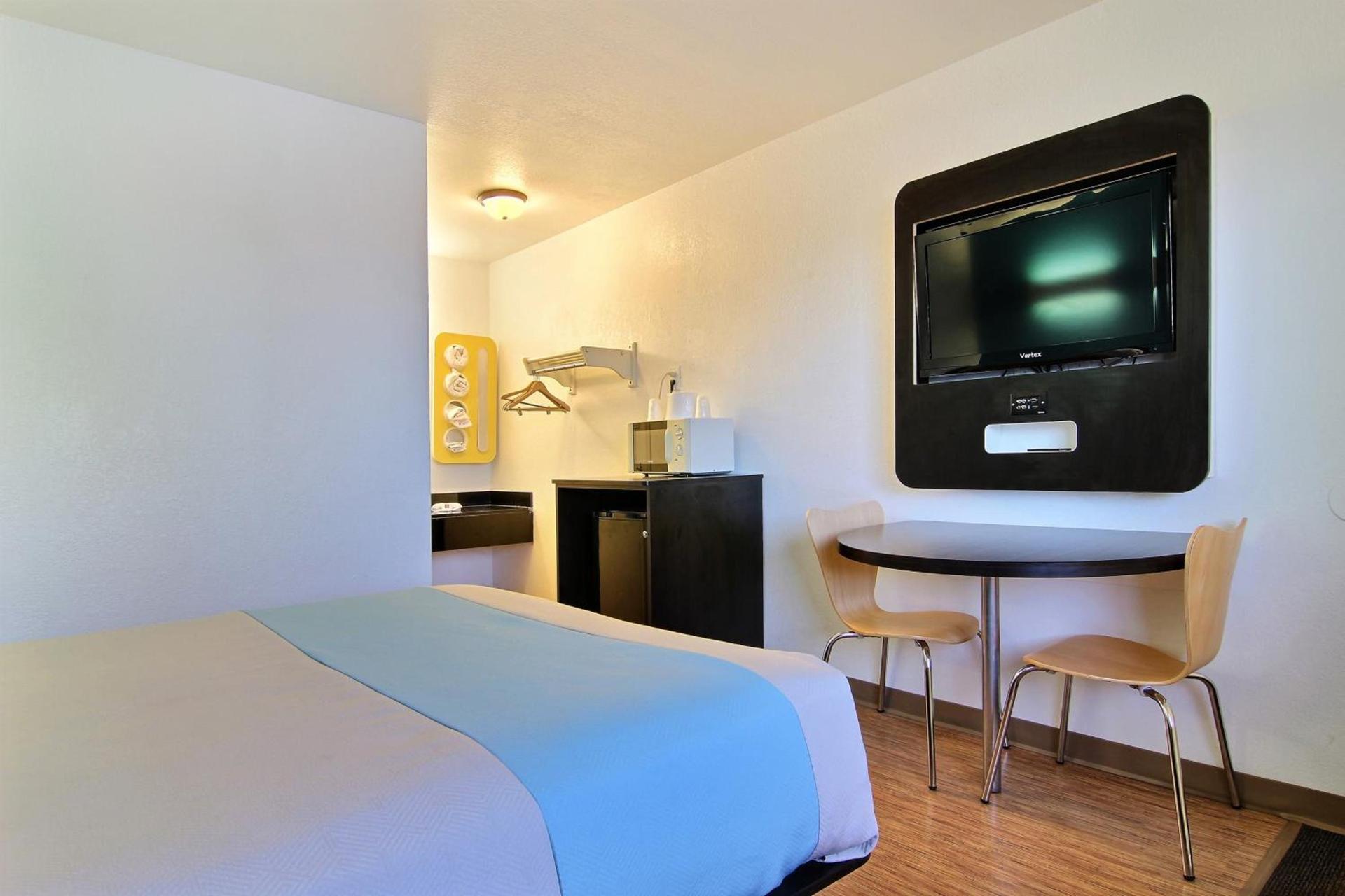Motel 6-Carlsbad, NM photo 36