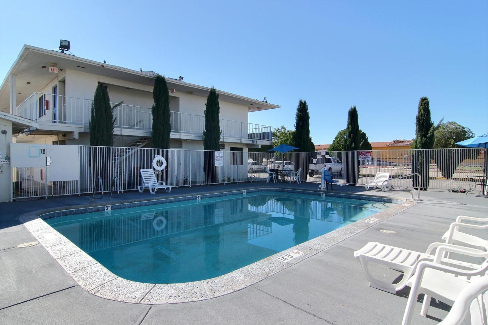 Motel 6-Carlsbad, NM photo 37