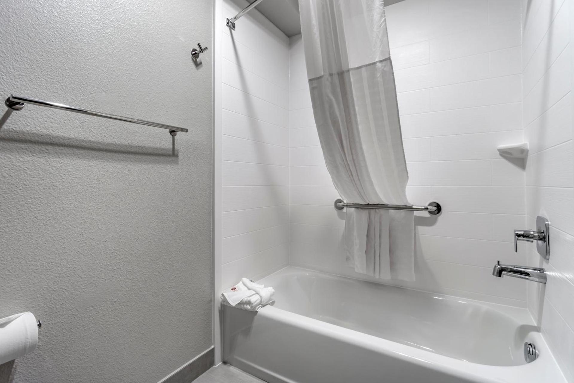 Comfort Inn & Suites Pacific - Auburn photo 65