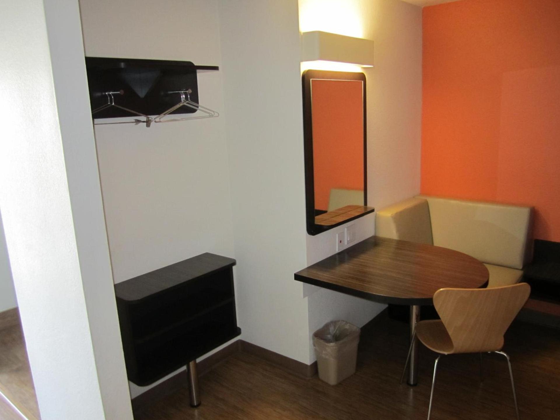 Motel 6-Anaheim, CA photo 24