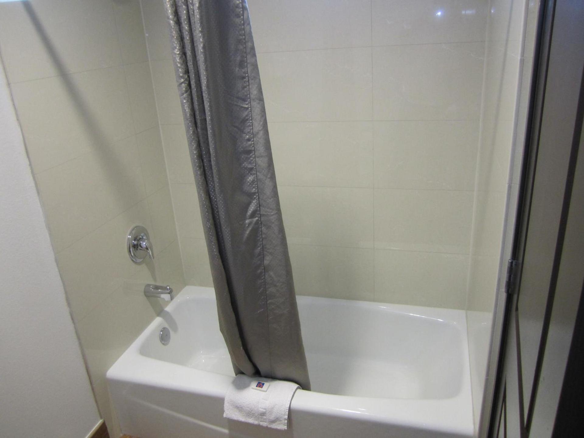 Motel 6-Anaheim, CA photo 29