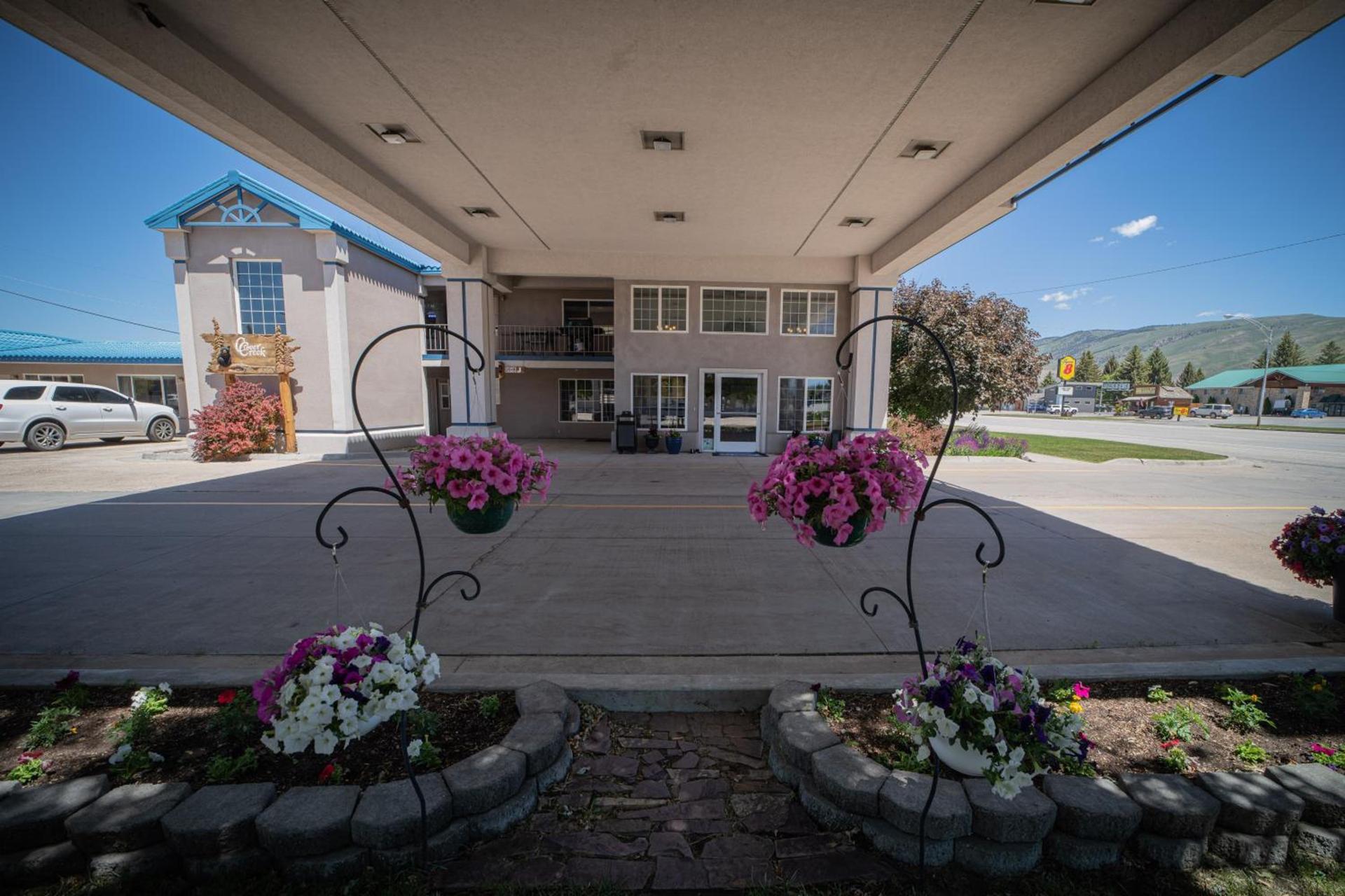 Clover Creek Inn photo 6