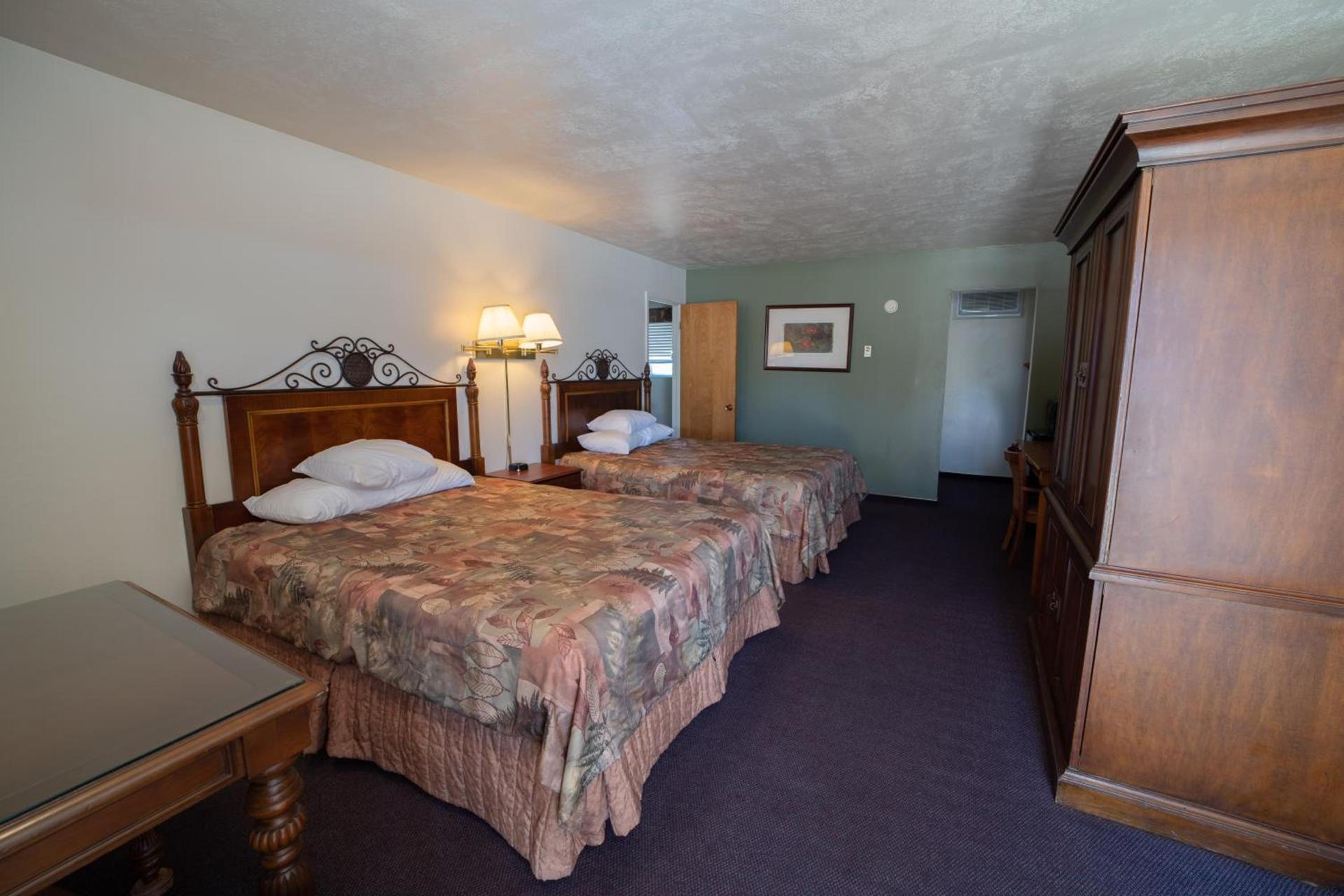 Clover Creek Inn photo 19