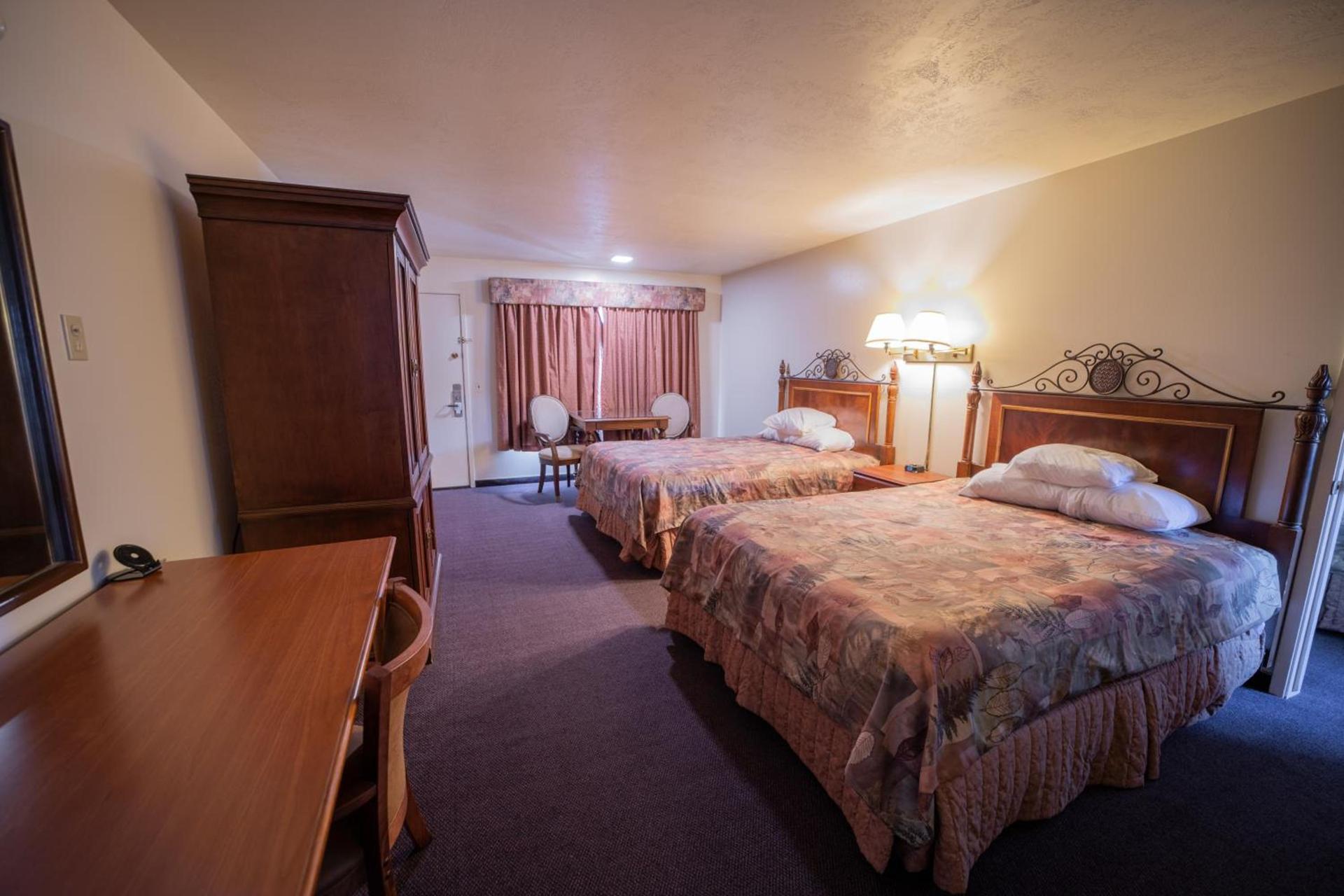 Clover Creek Inn photo 20